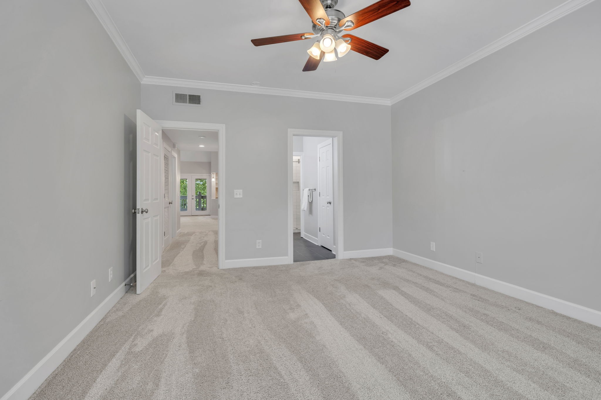 303 Ashlawn Ct