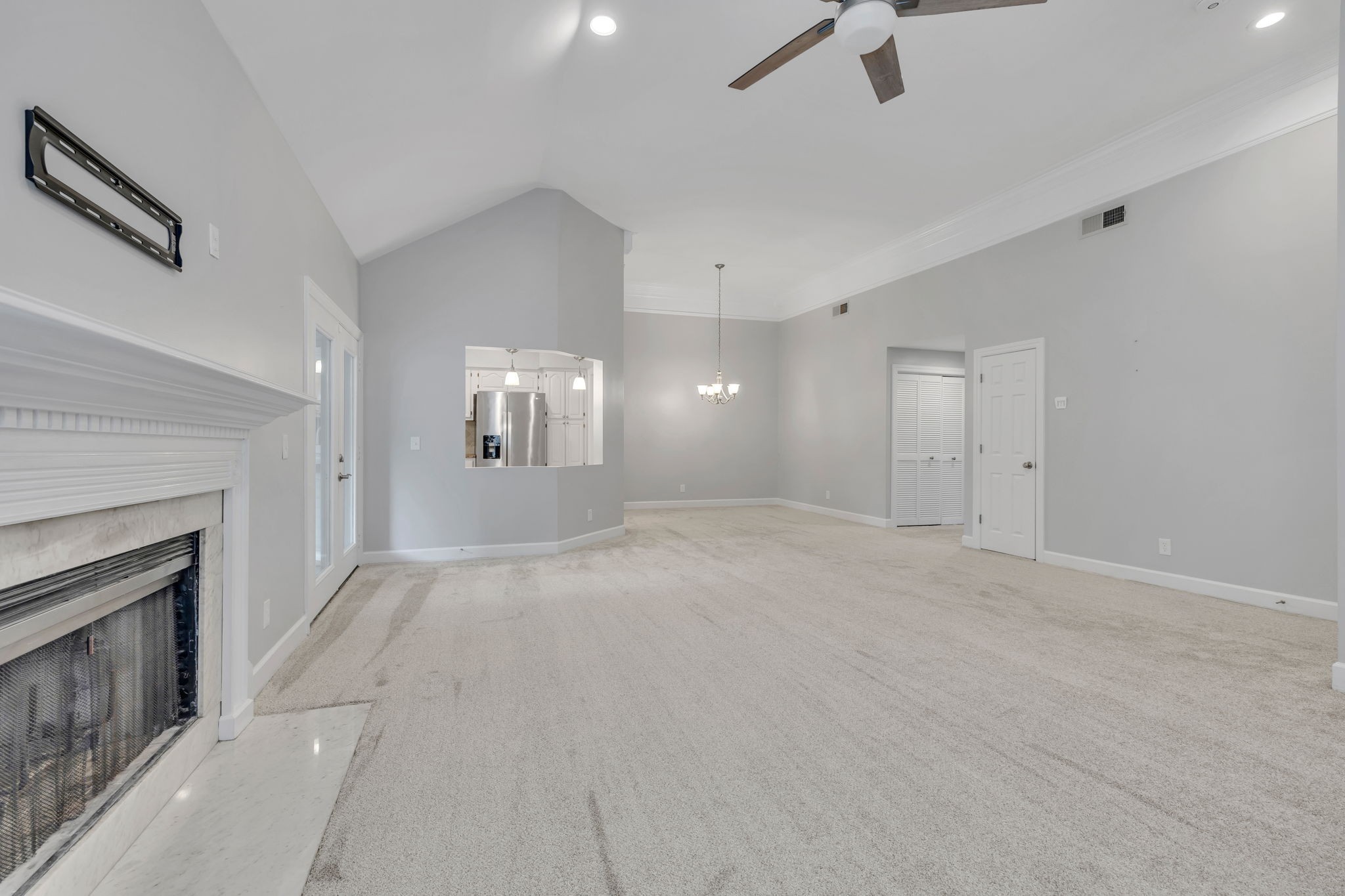 303 Ashlawn Ct