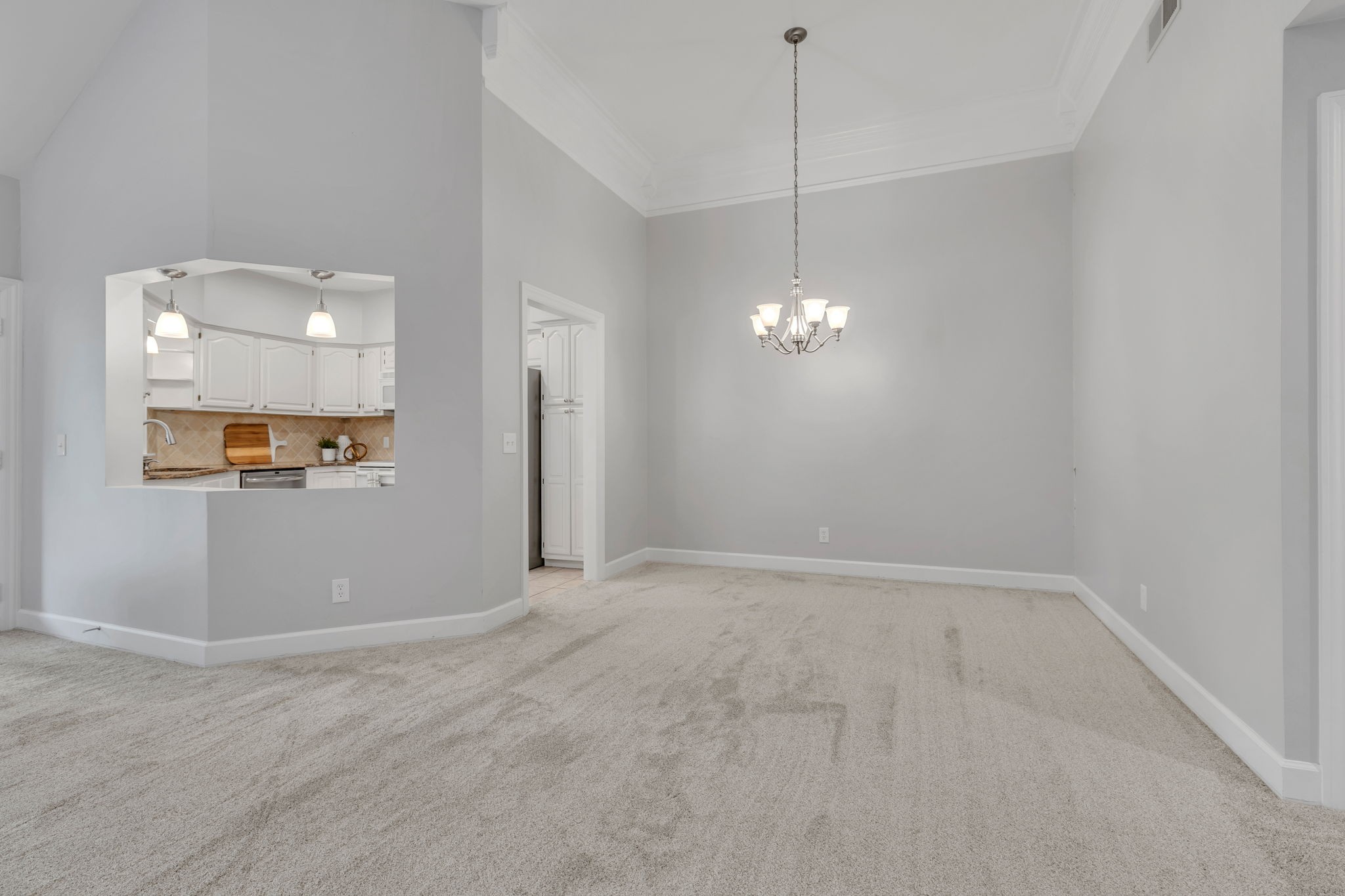 303 Ashlawn Ct