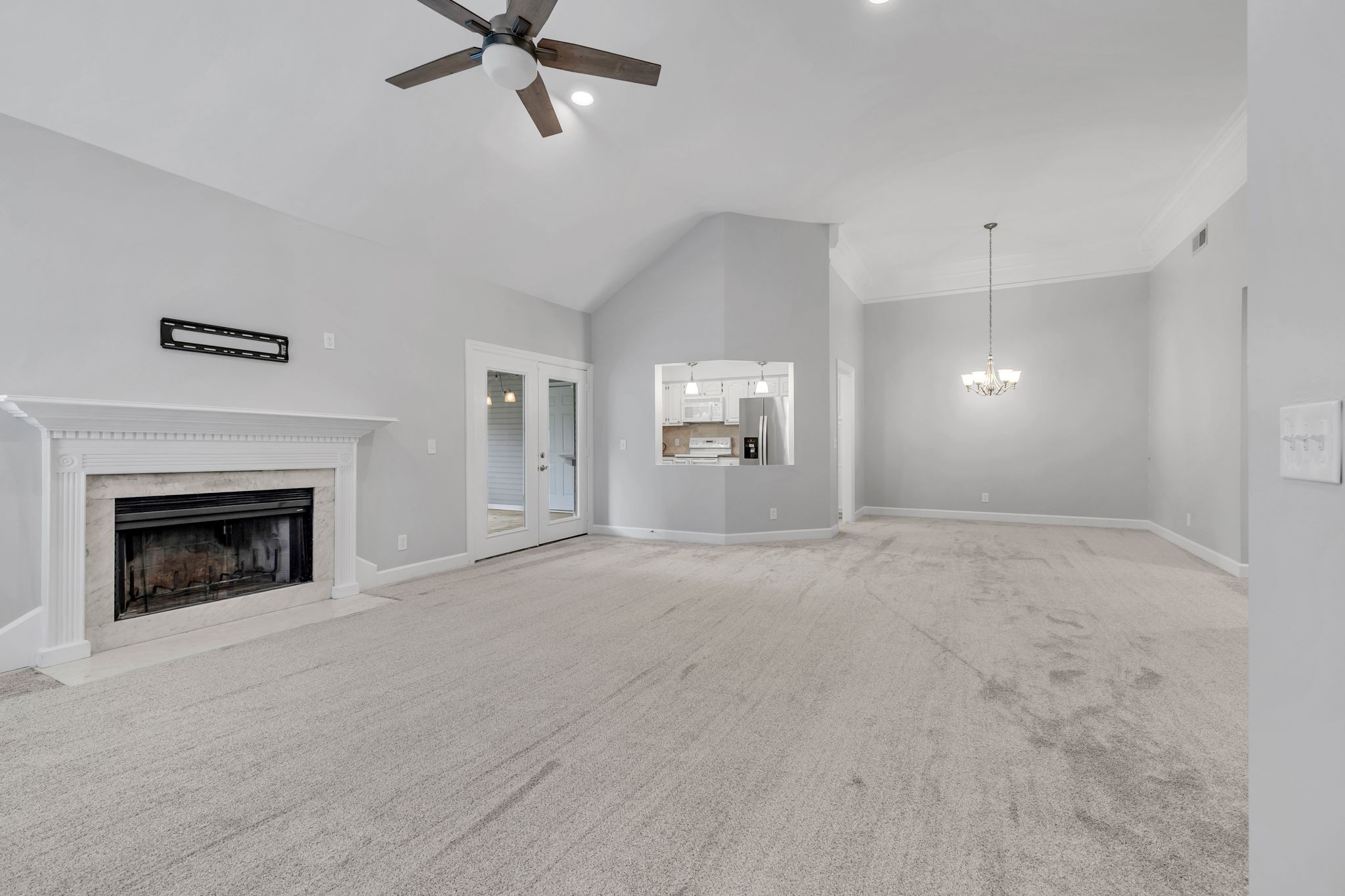 303 Ashlawn Ct