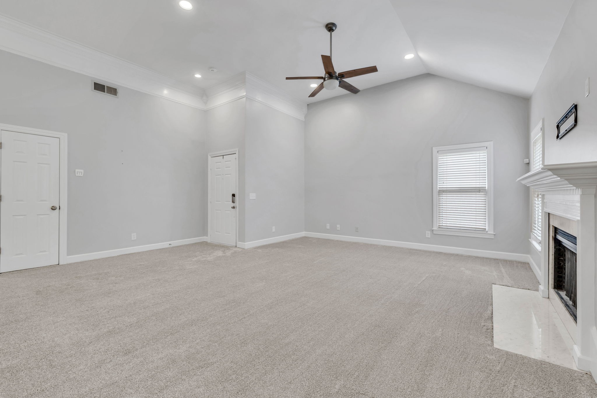 303 Ashlawn Ct