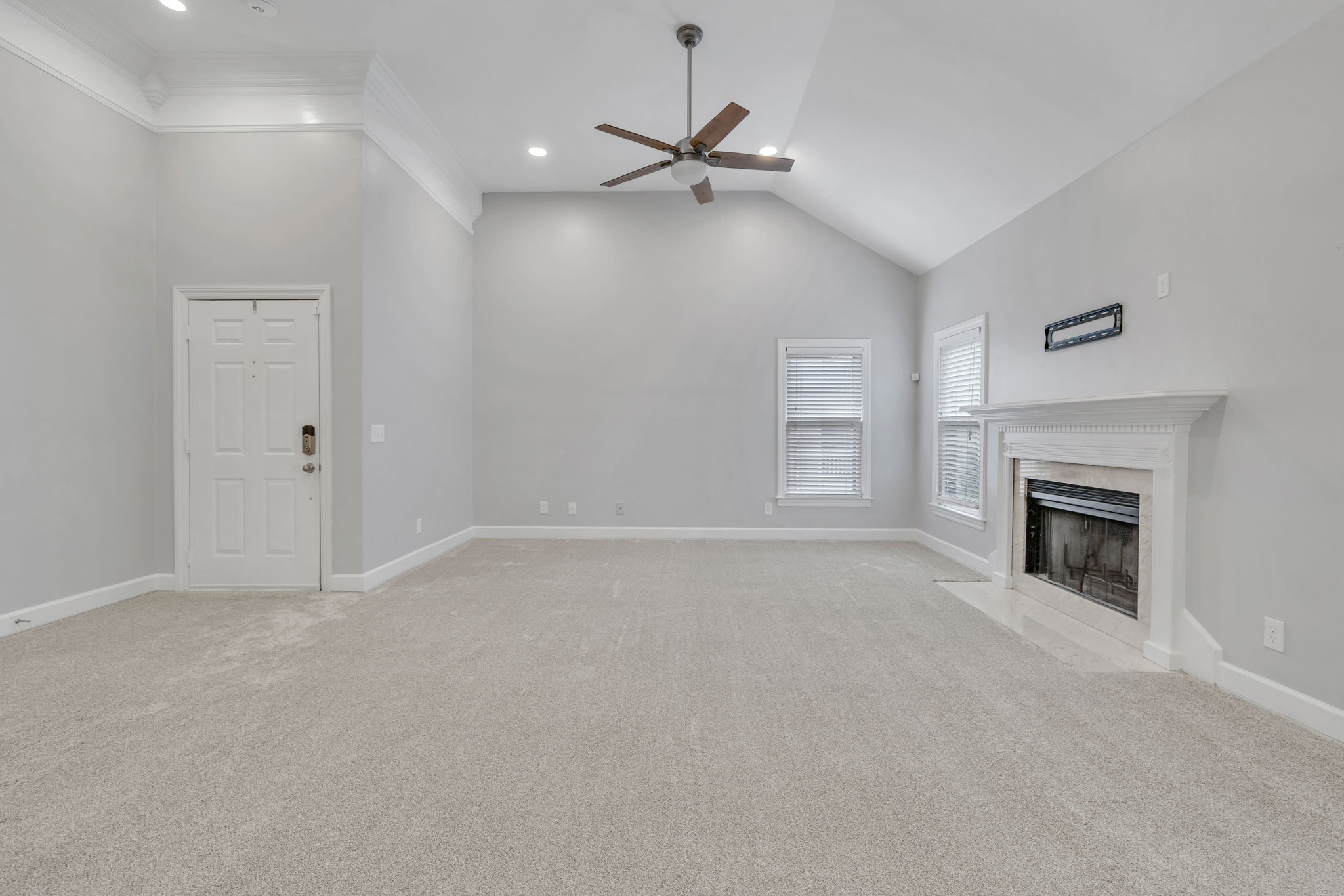 303 Ashlawn Ct