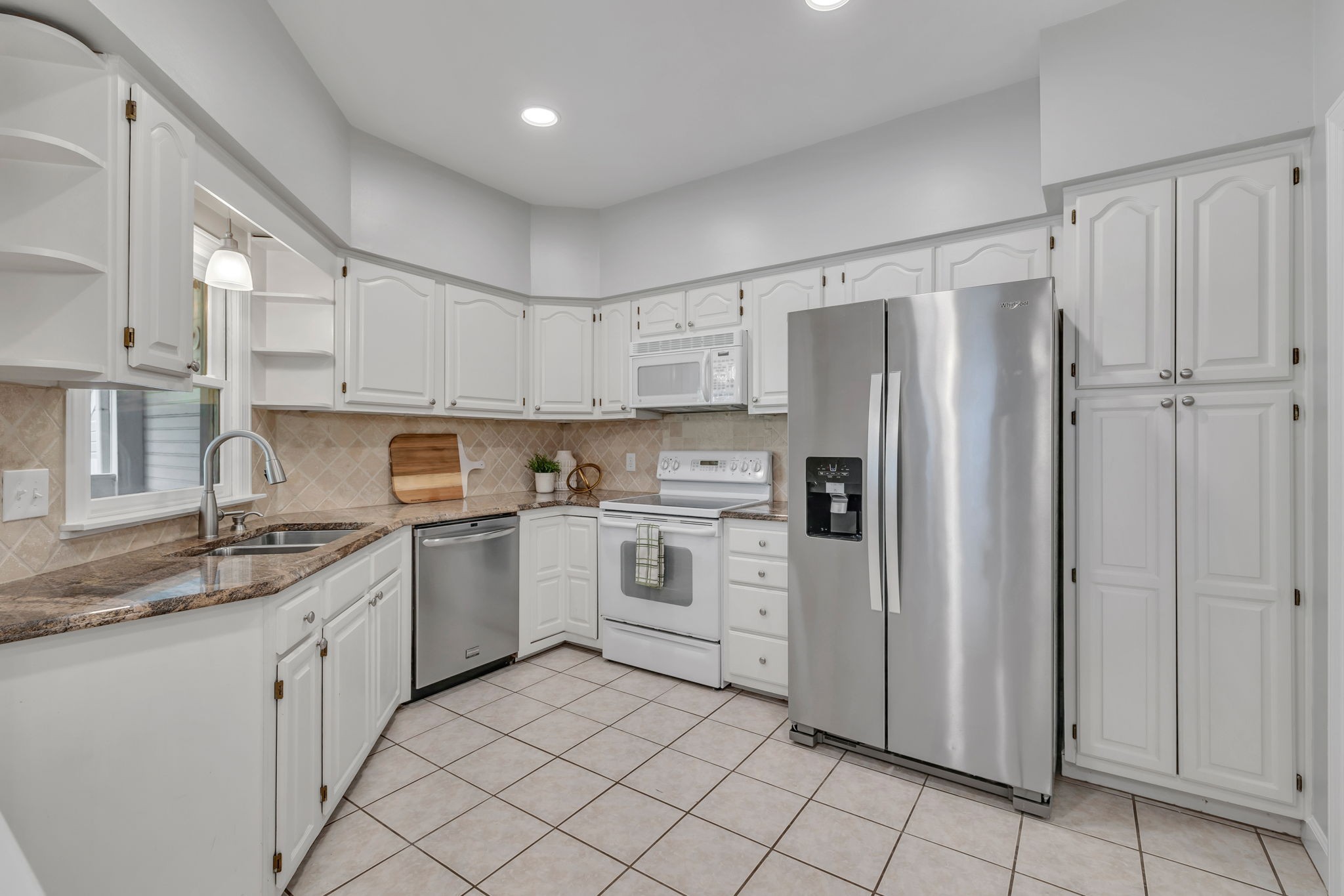 303 Ashlawn Ct
