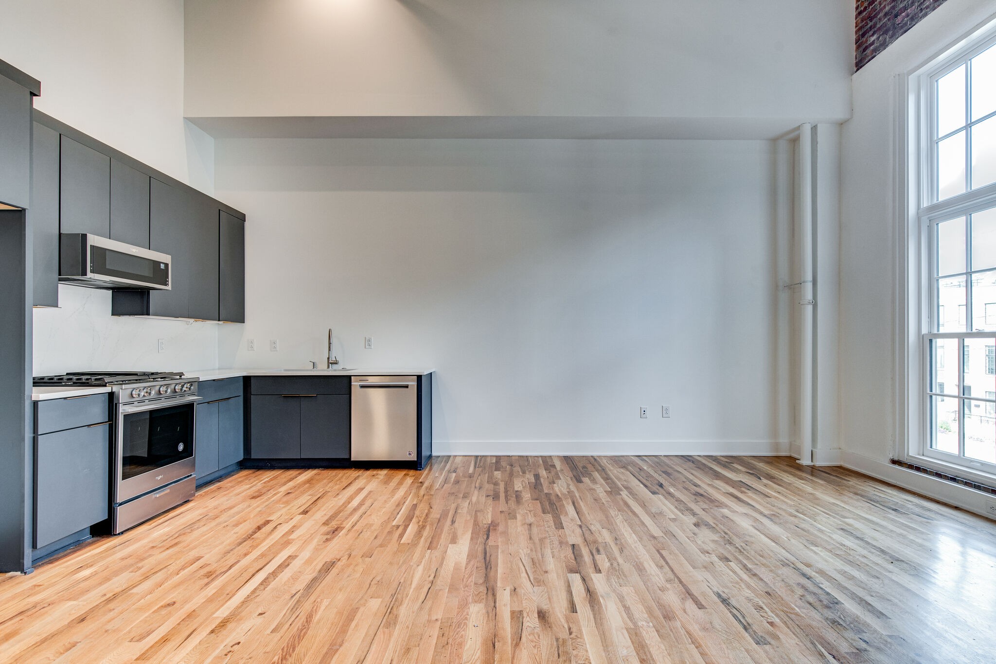 601 Madison St Unit: 209