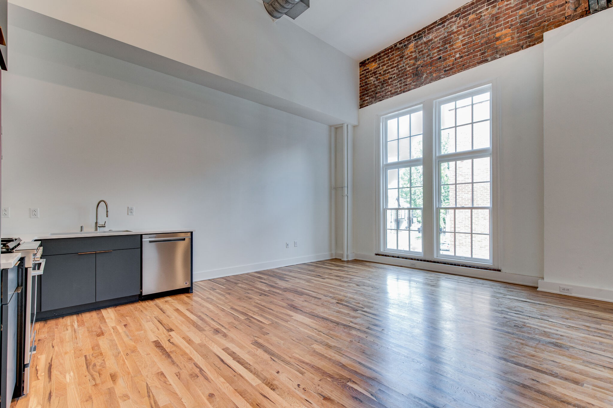 601 Madison St Unit: 209