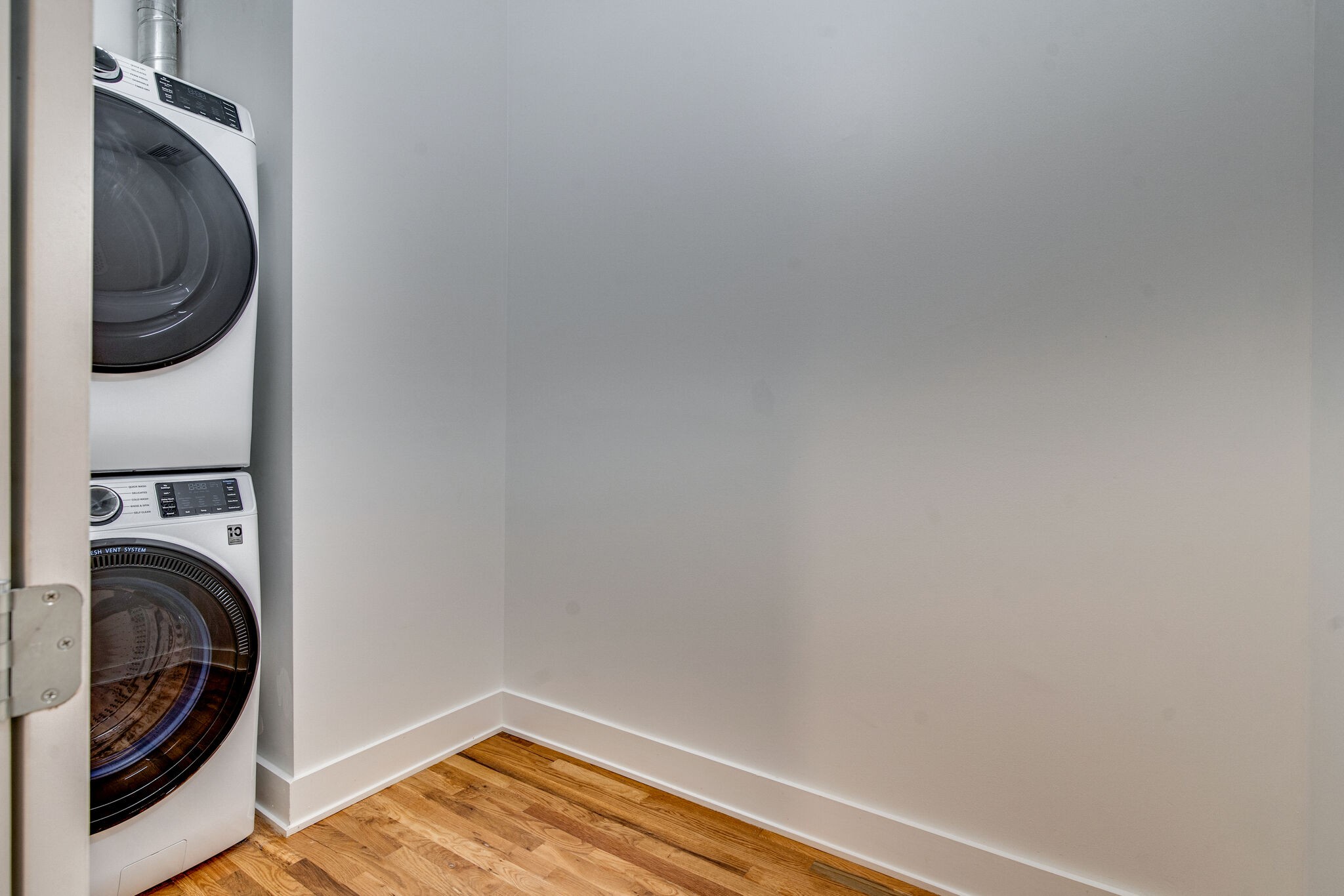 601 Madison St Unit: 209