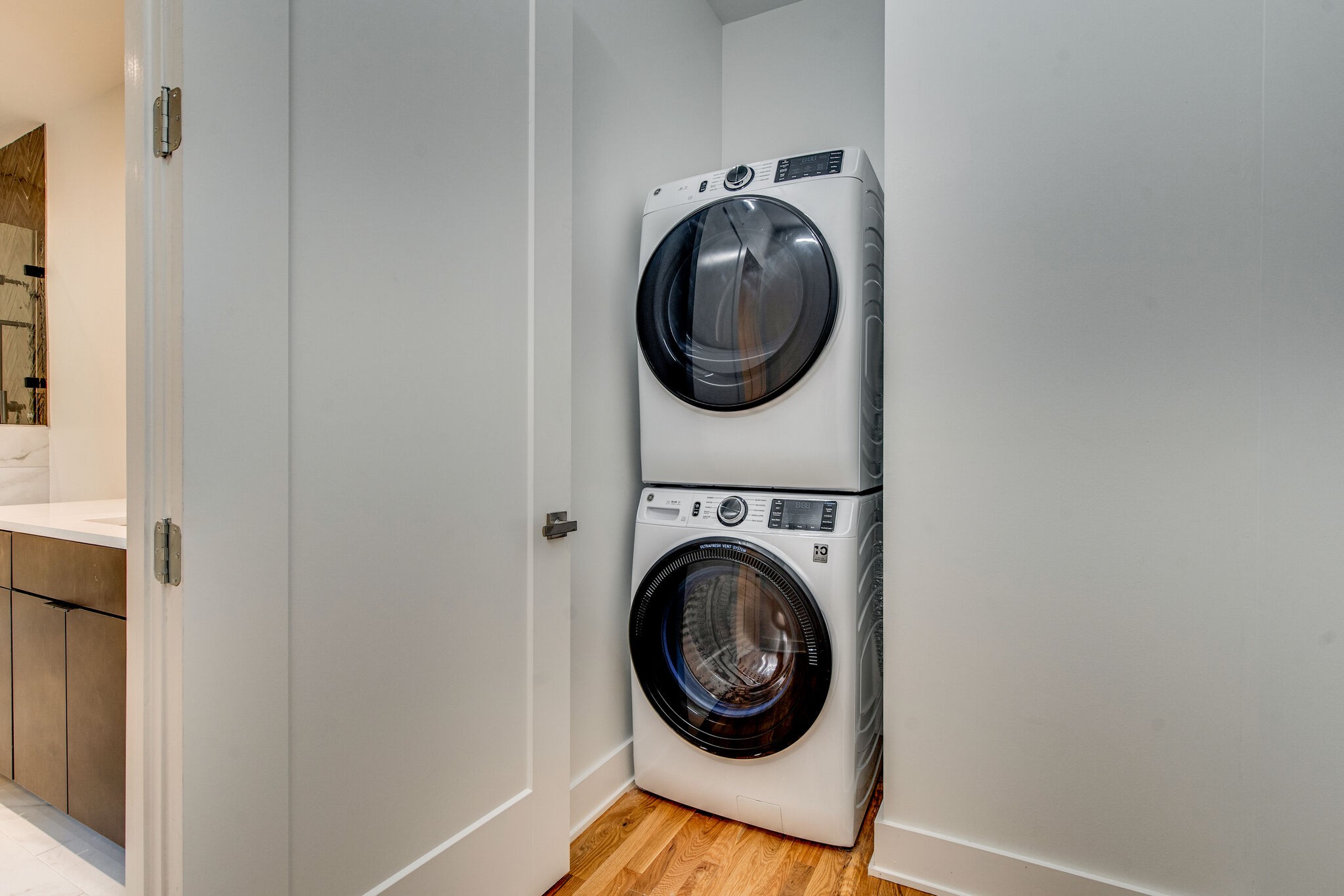 601 Madison St Unit: 209