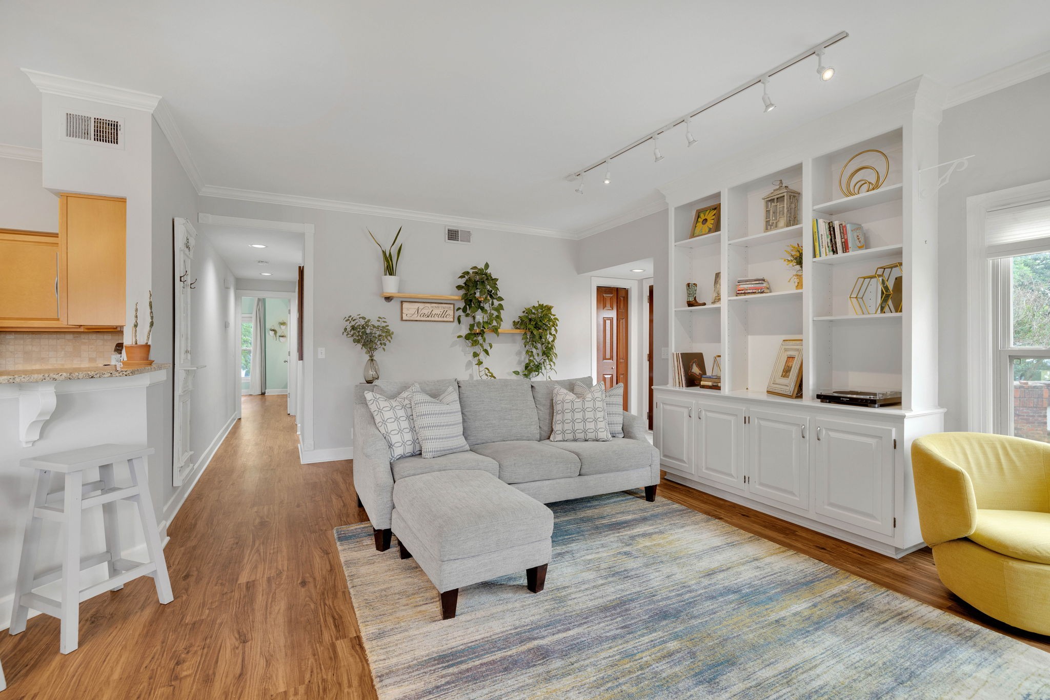 235 Boxmere Pl