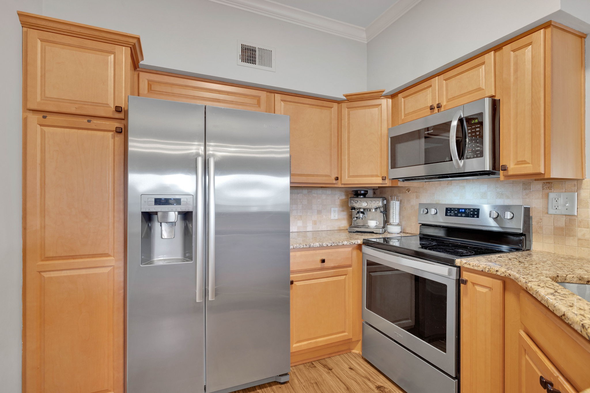 235 Boxmere Pl