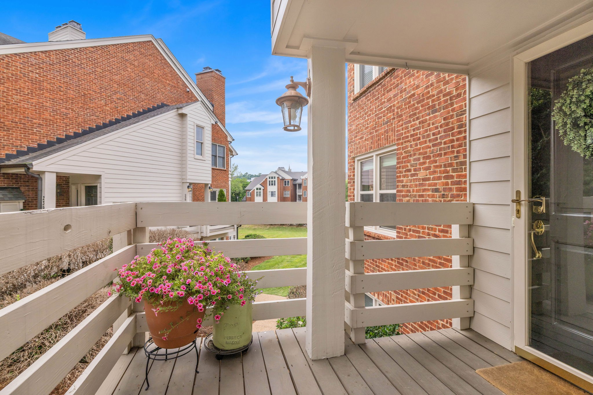235 Boxmere Pl