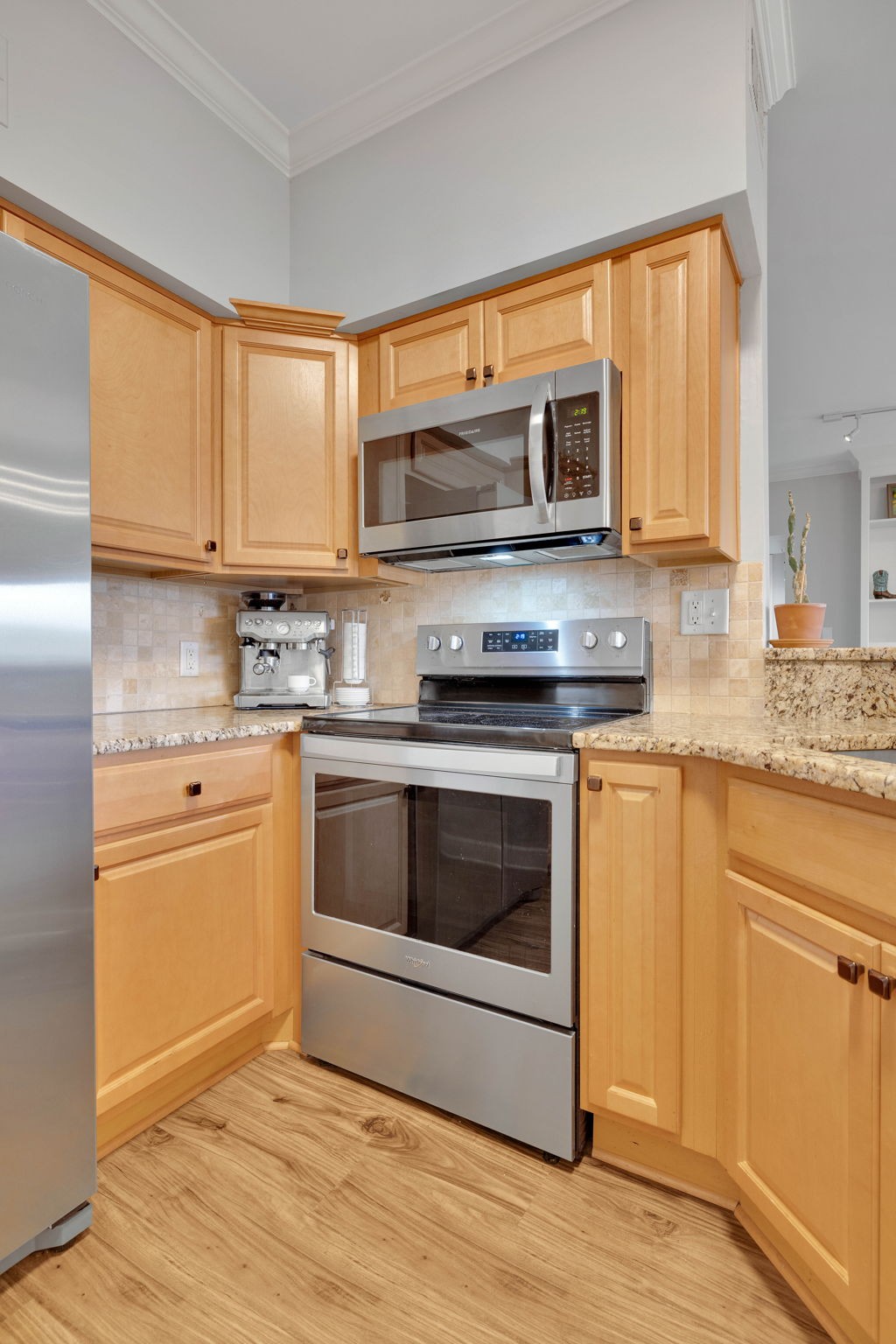 235 Boxmere Pl