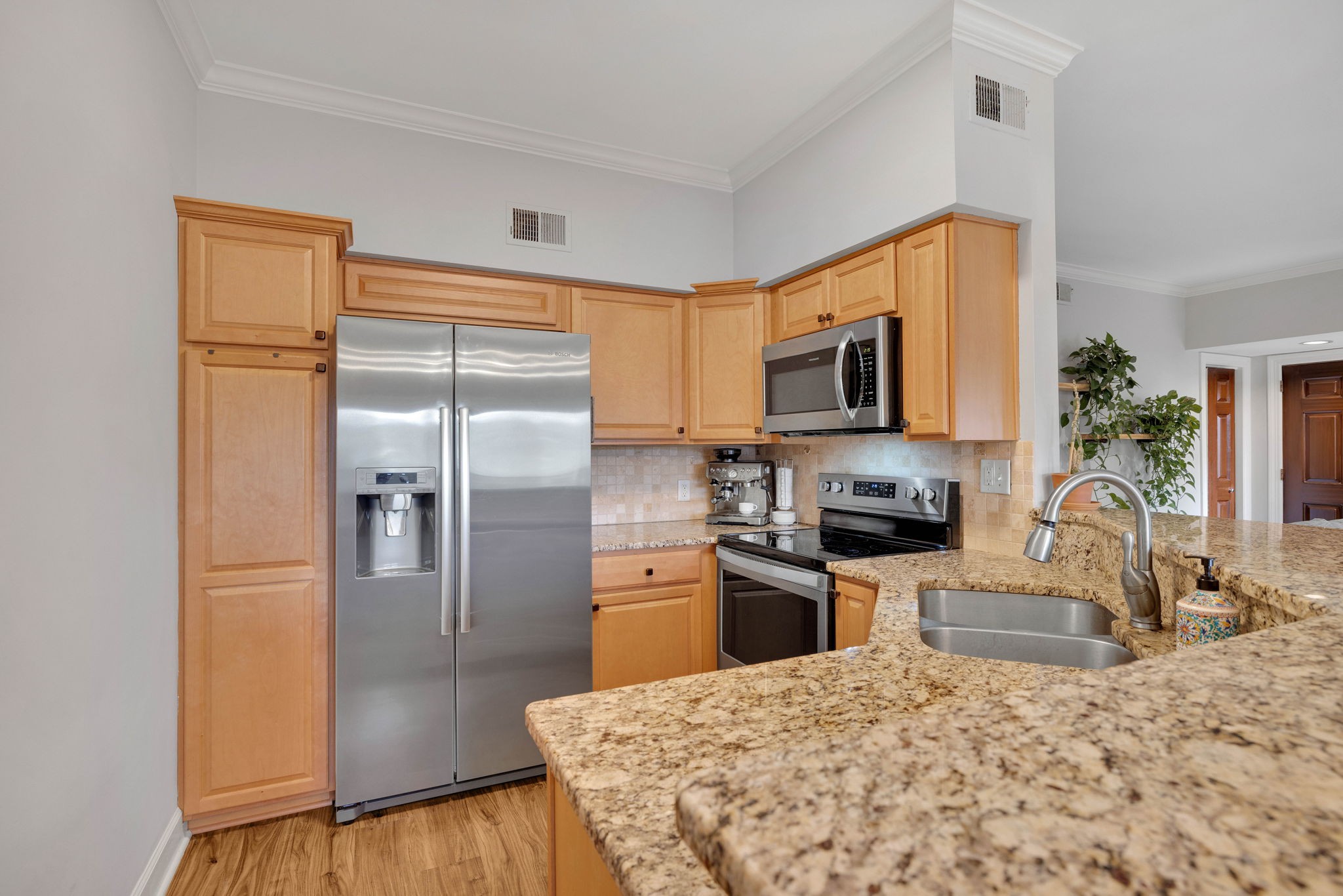 235 Boxmere Pl