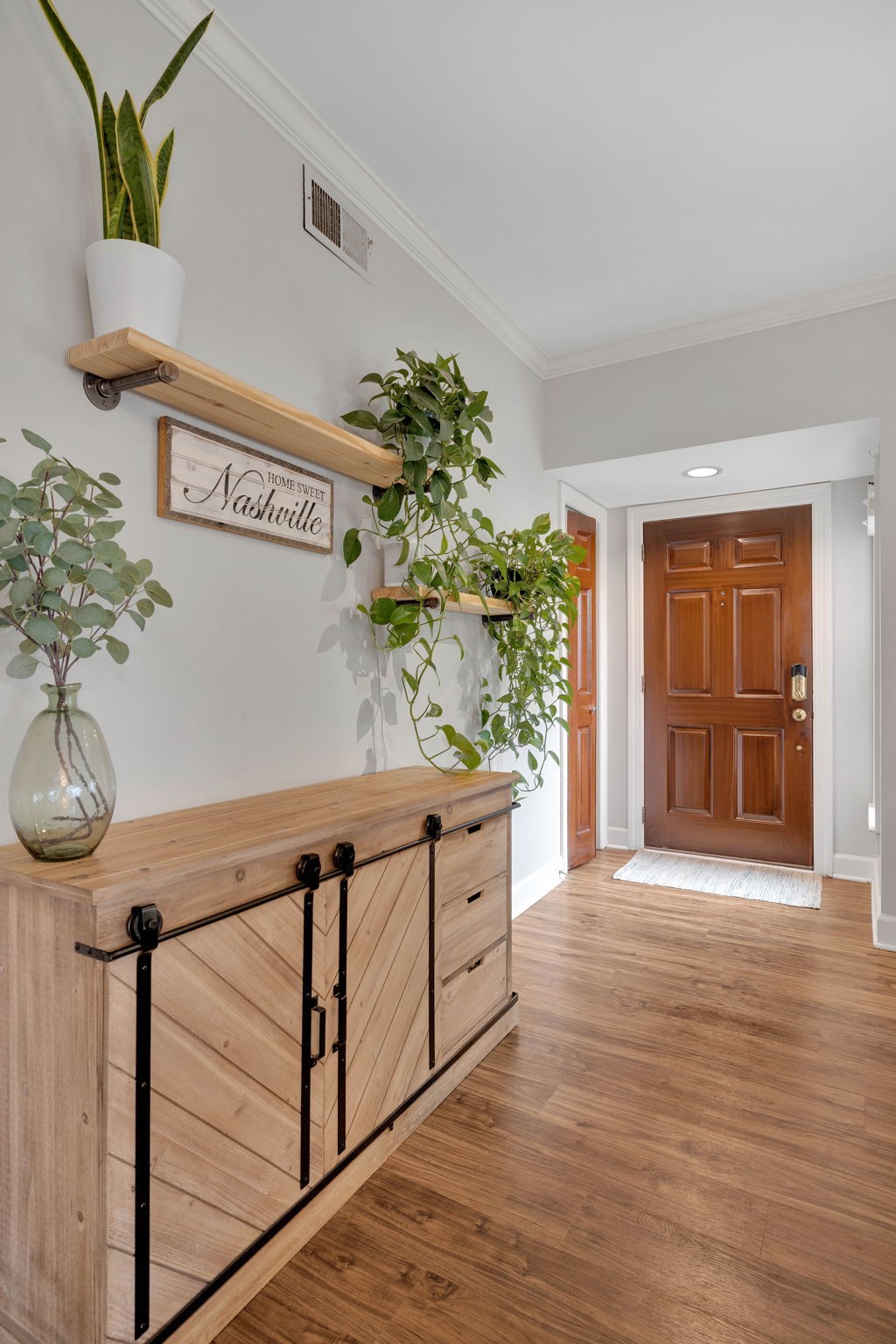 235 Boxmere Pl