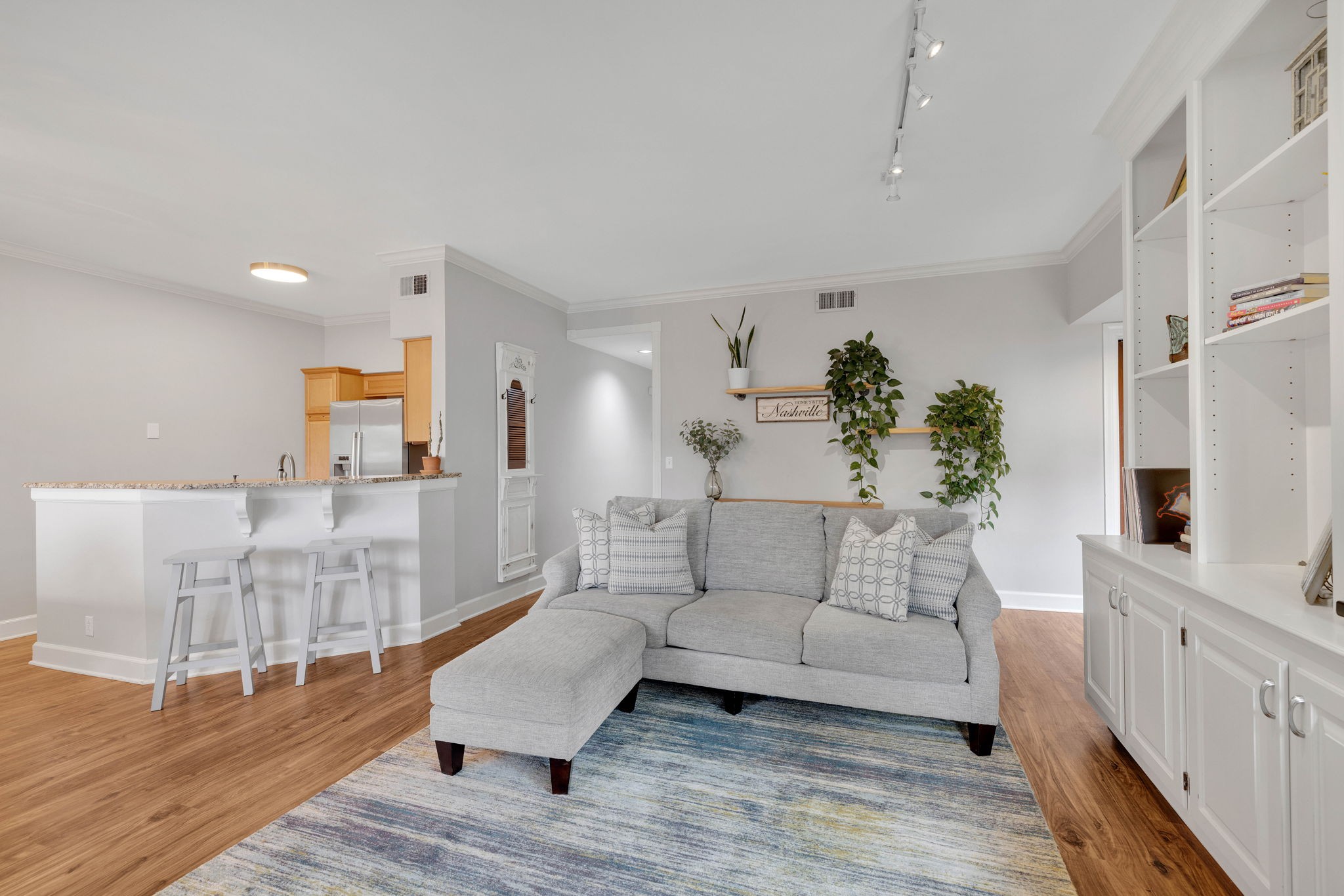 235 Boxmere Pl