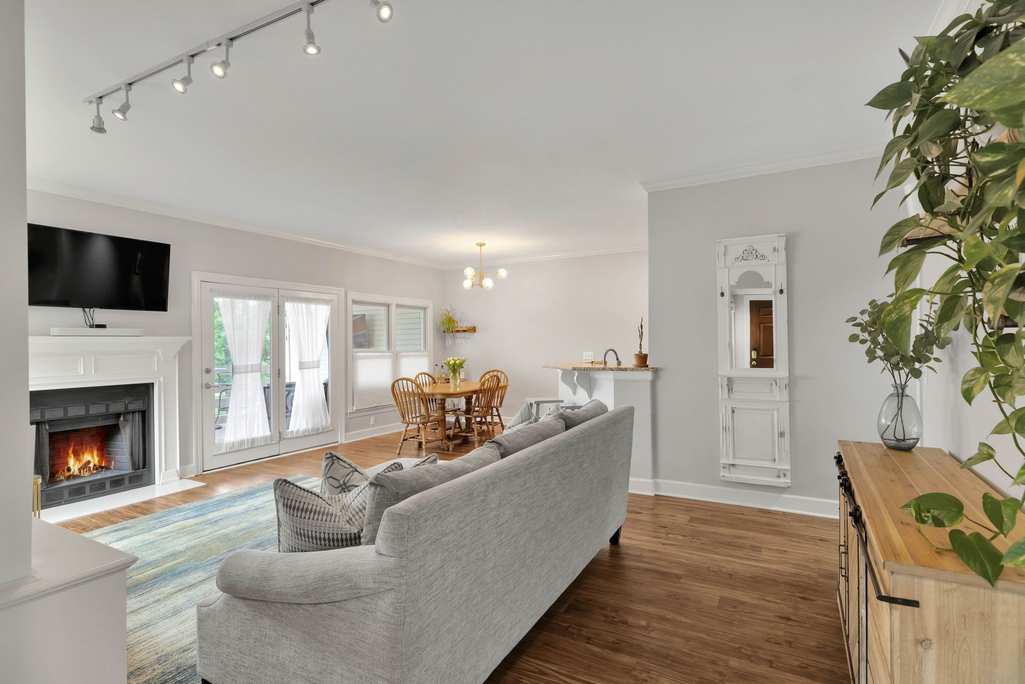 235 Boxmere Pl