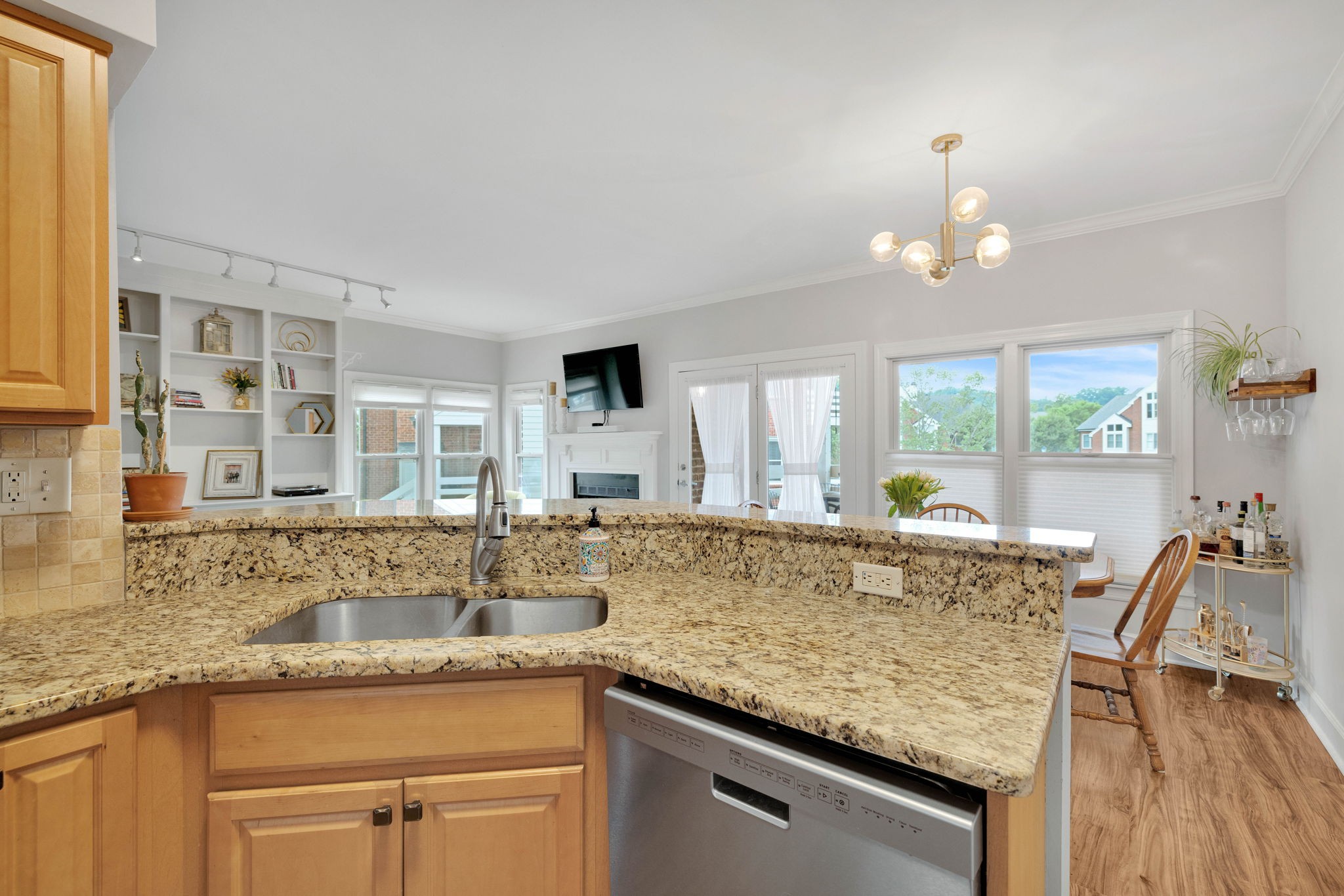 235 Boxmere Pl