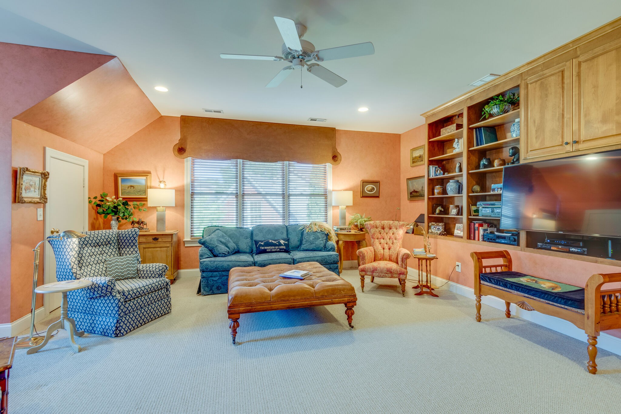 51 Whitworth Blvd