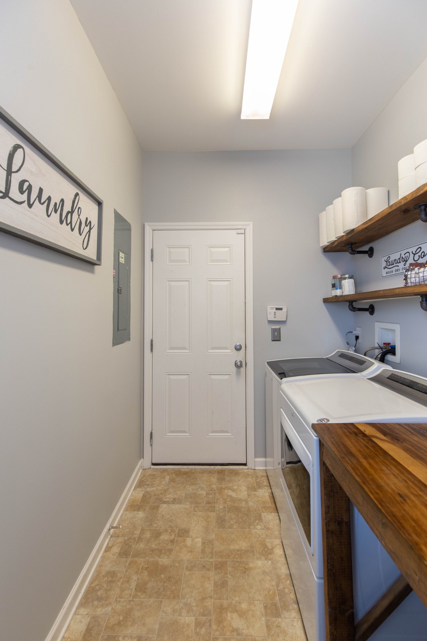 1018 Avery Trace Cir