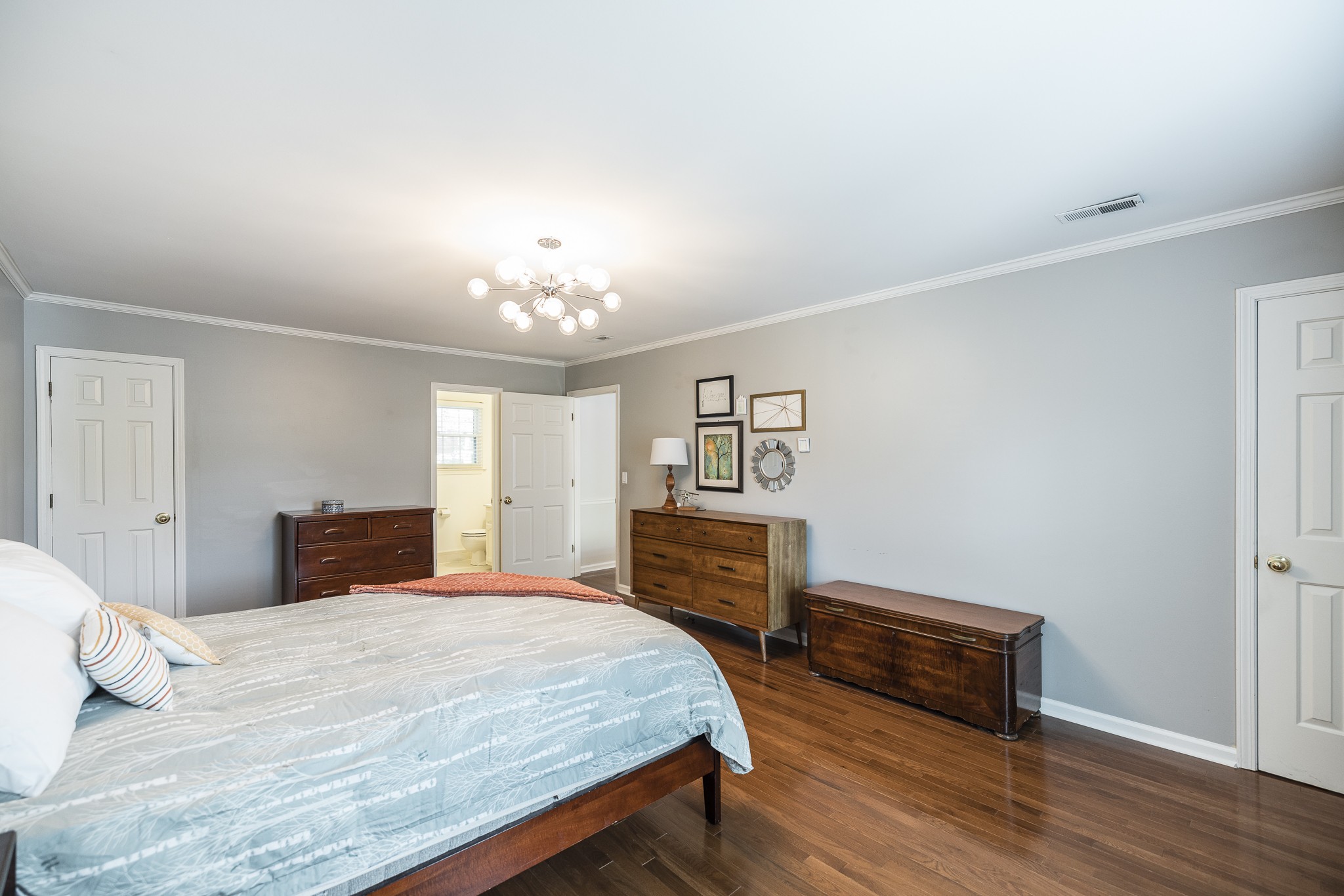 1149 Hunters Chase Dr