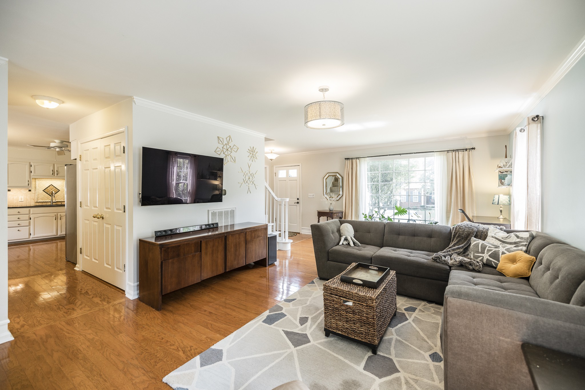 1149 Hunters Chase Dr