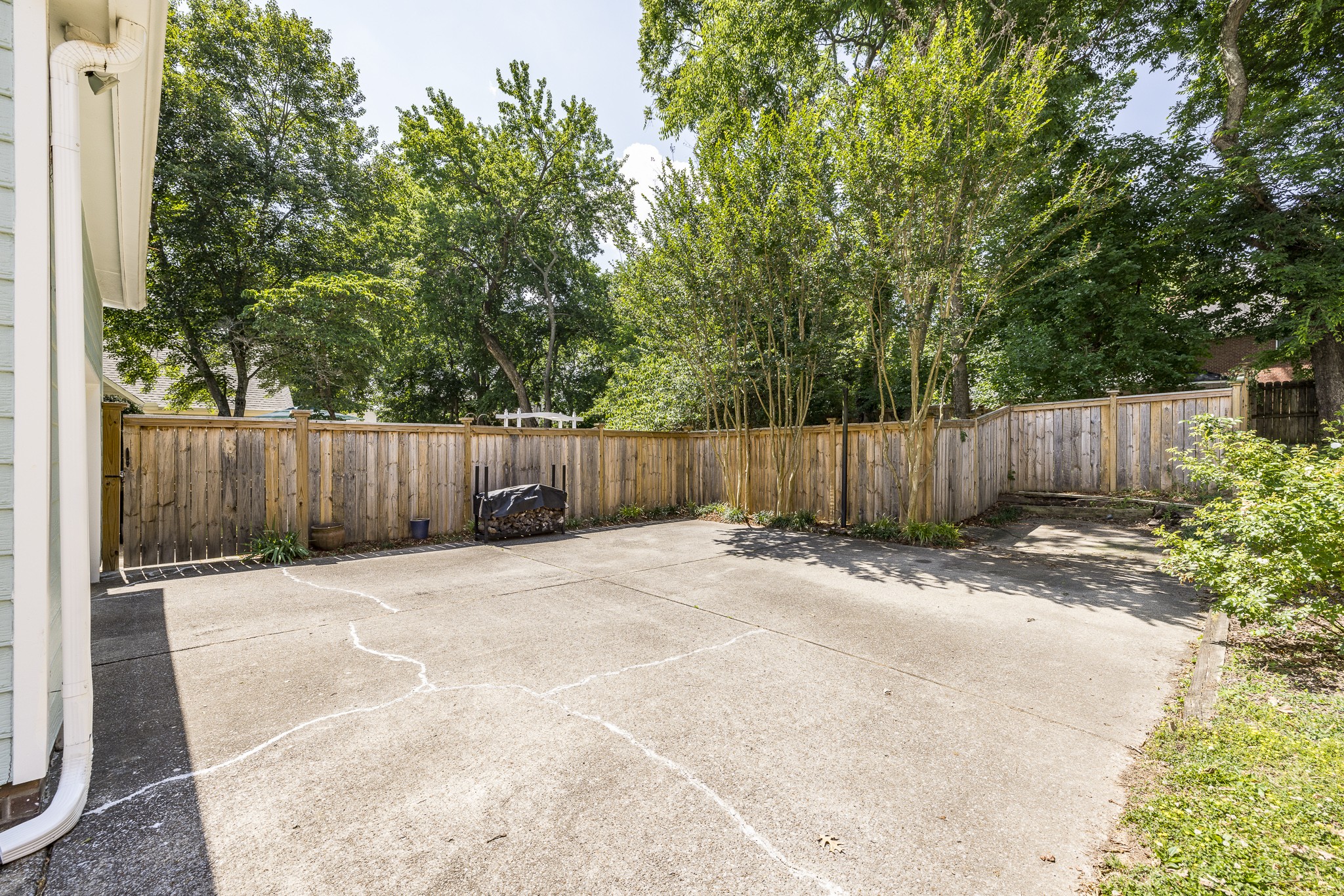 1149 Hunters Chase Dr