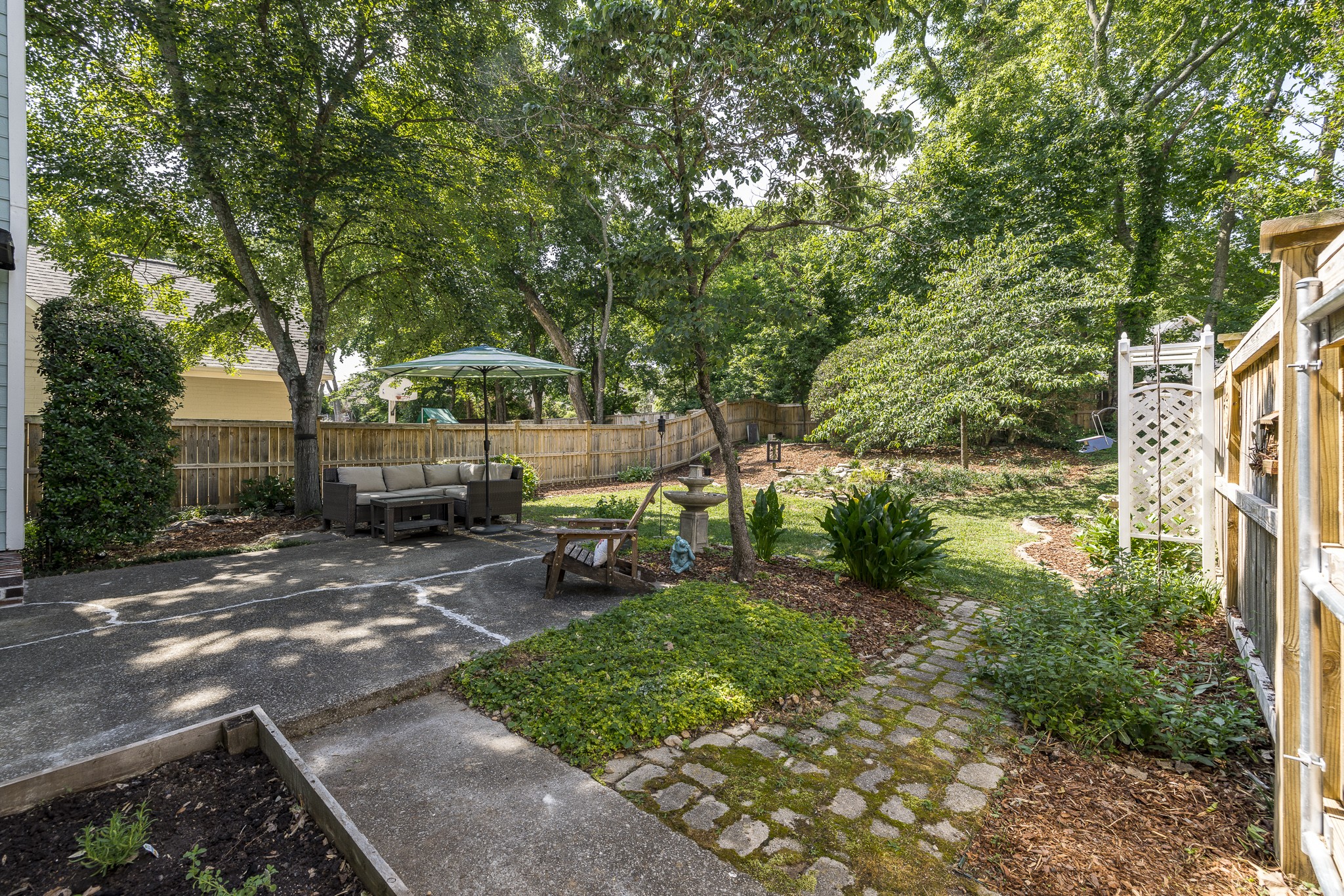 1149 Hunters Chase Dr