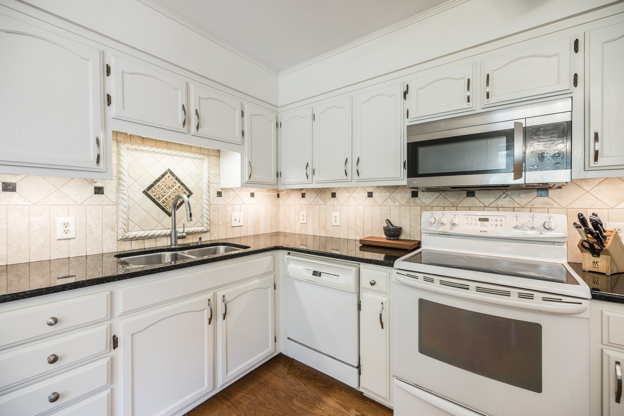 1149 Hunters Chase Dr