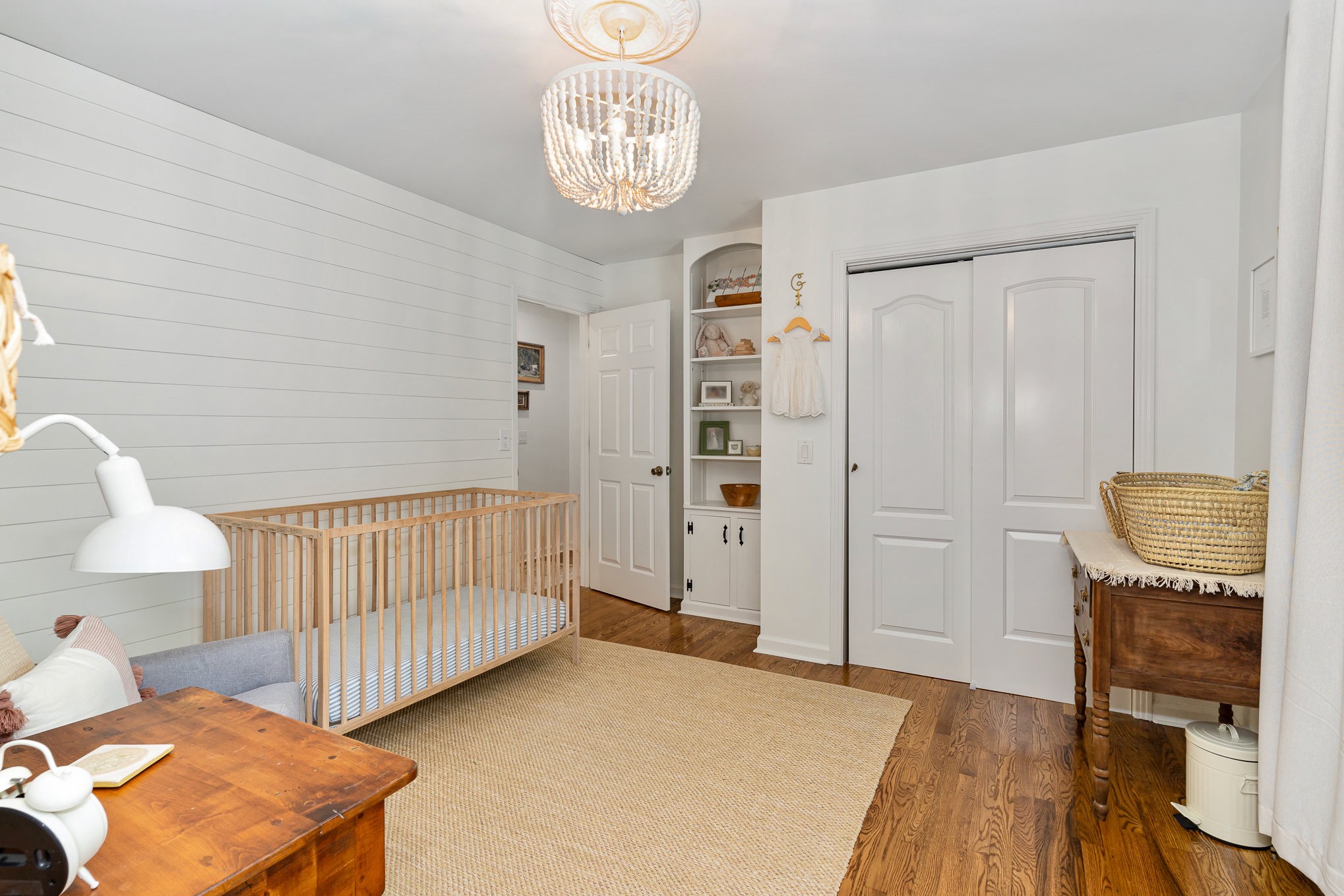 212 London Ln