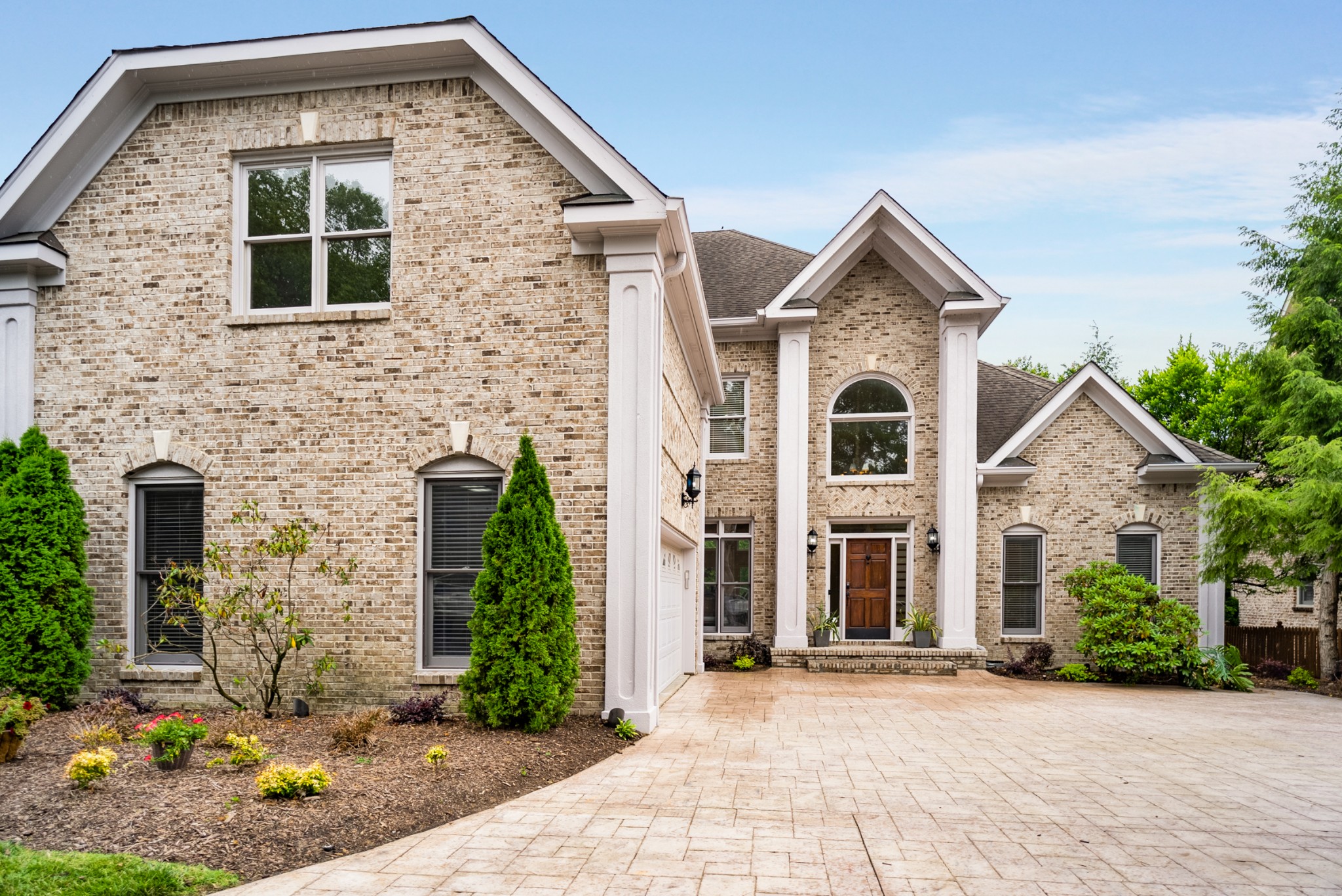 316 Whitworth Way