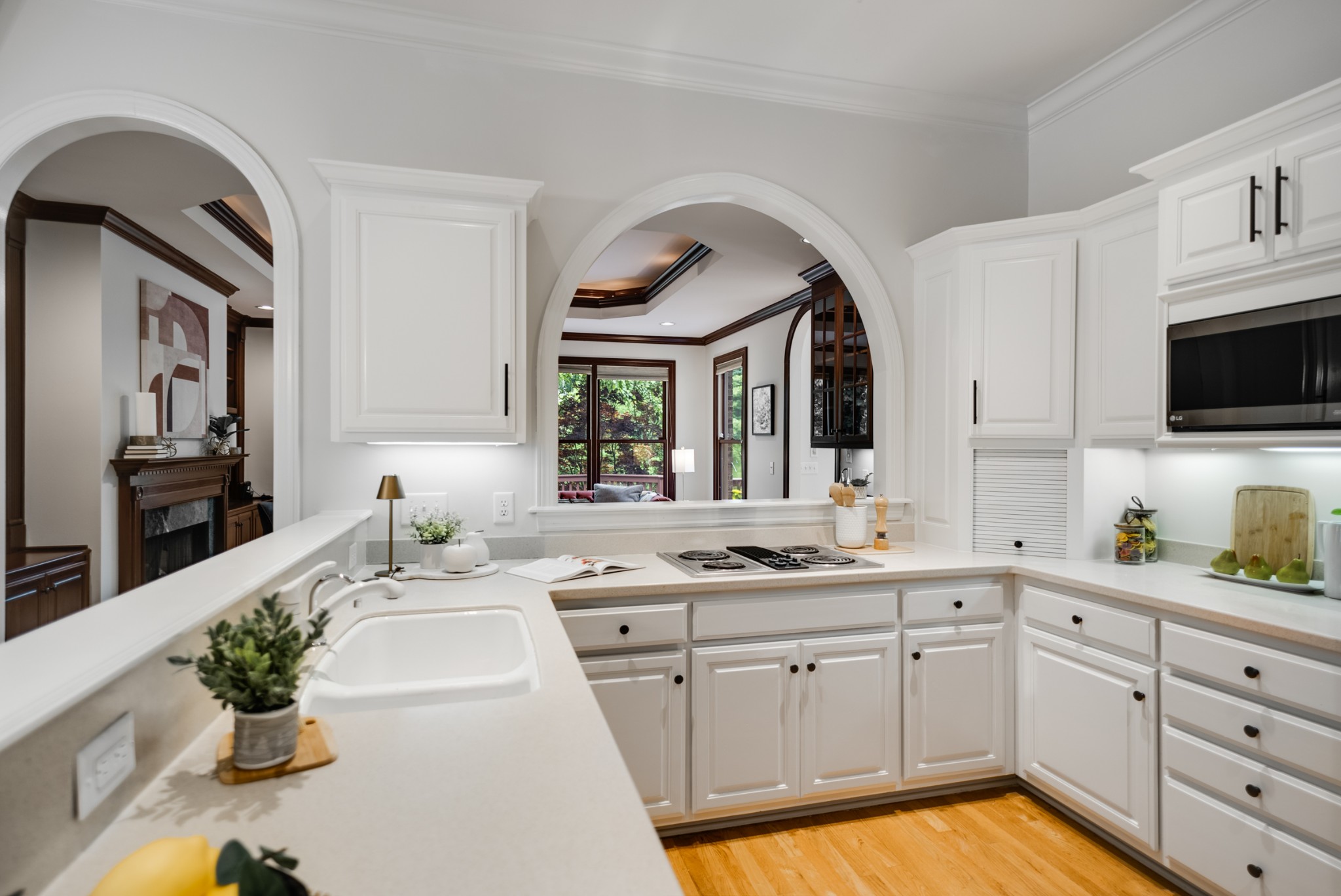 316 Whitworth Way