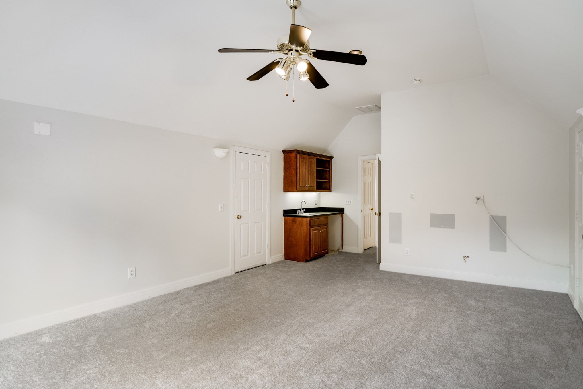 316 Whitworth Way