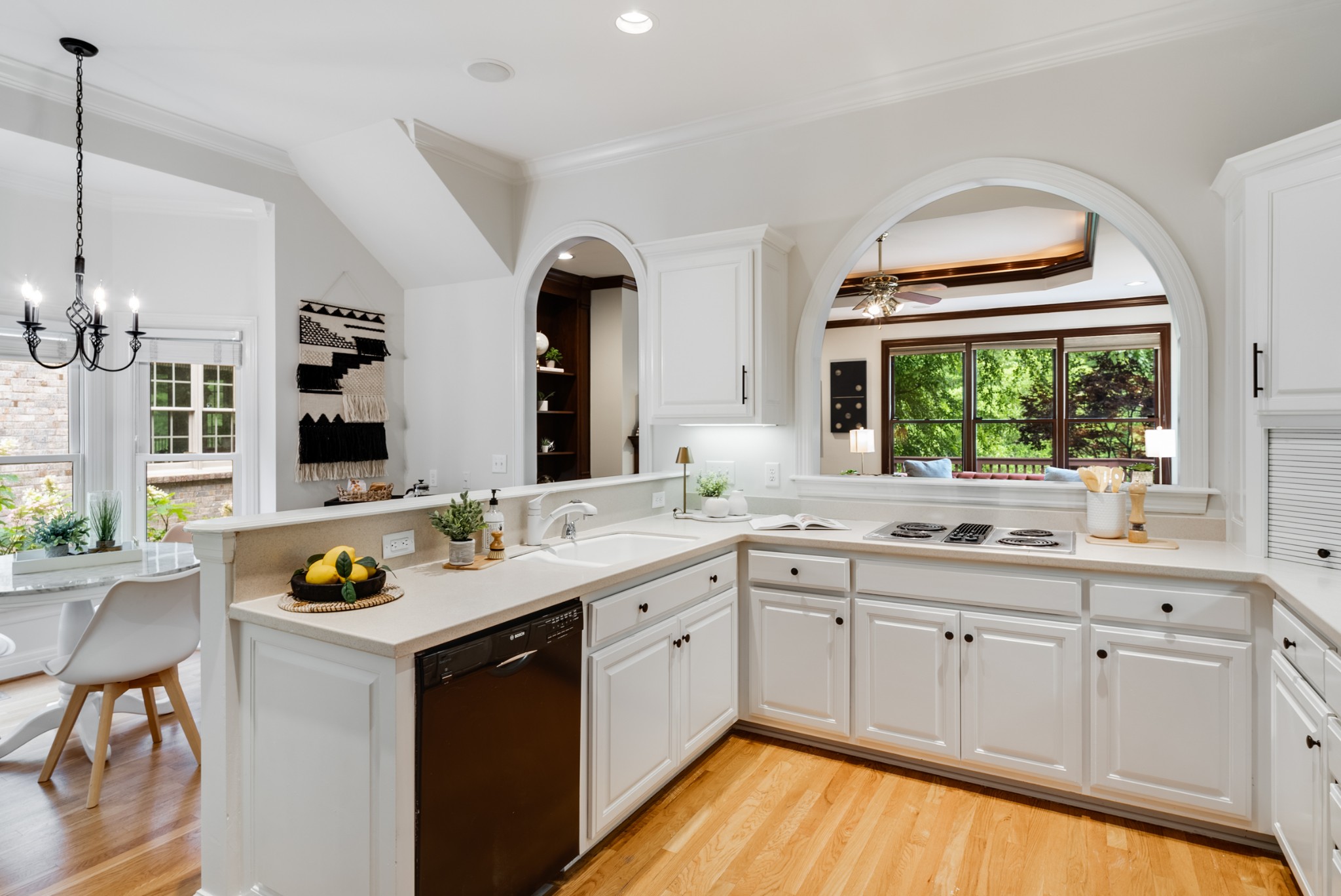 316 Whitworth Way