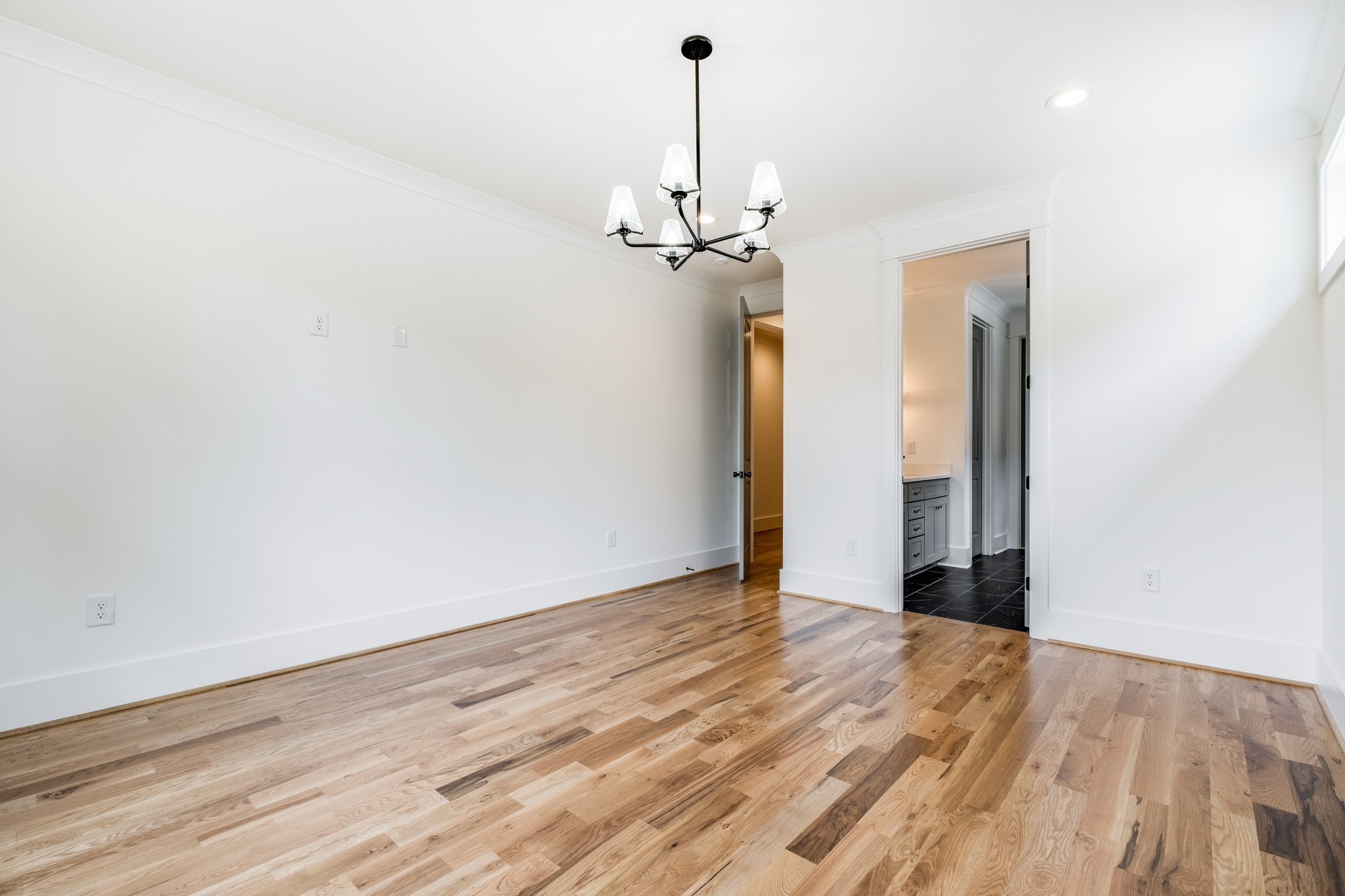 939 Woodmont Blvd
