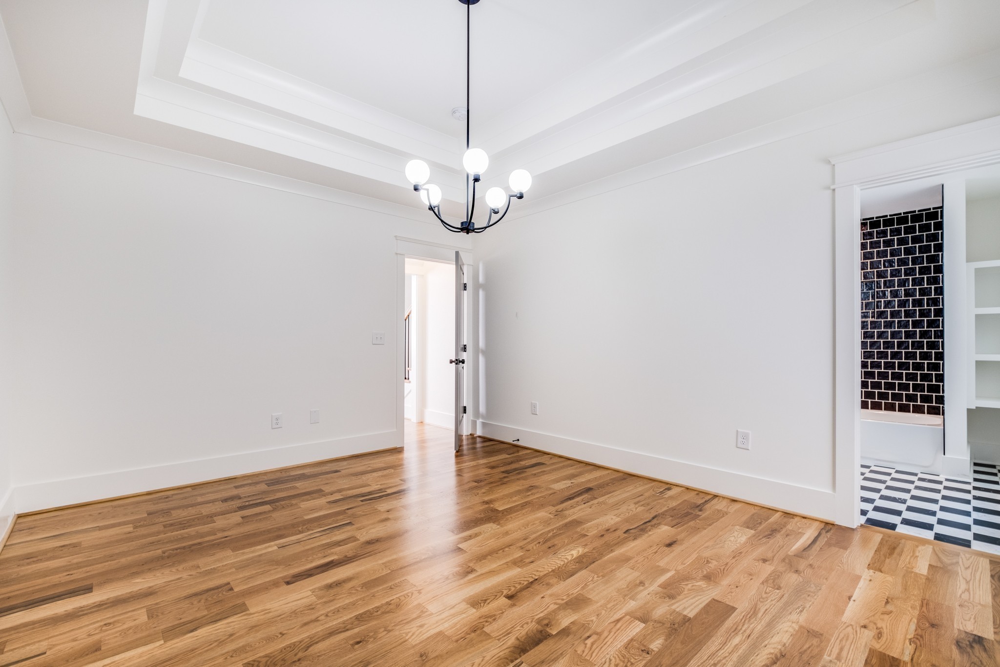 939 Woodmont Blvd