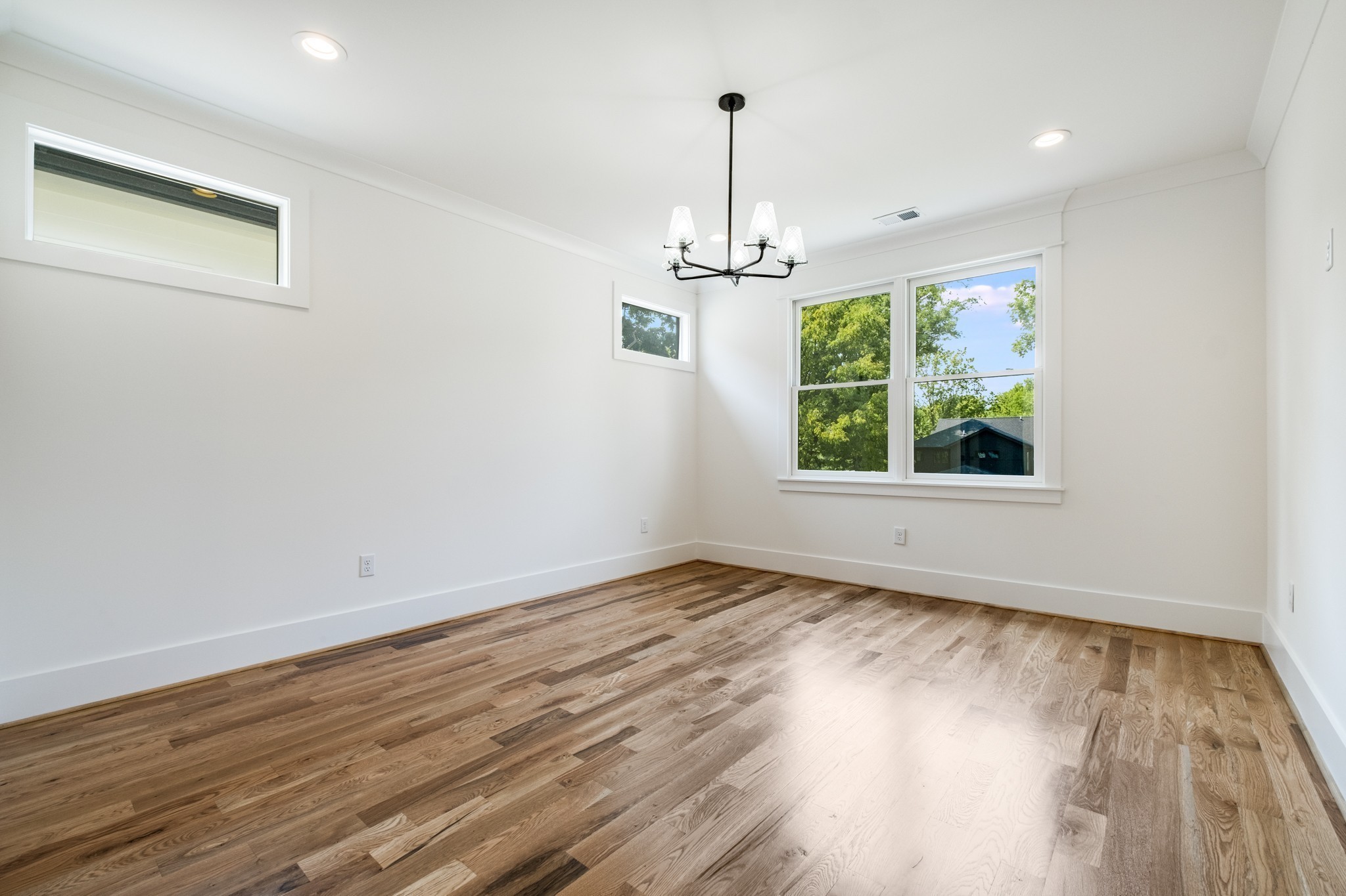 939 Woodmont Blvd