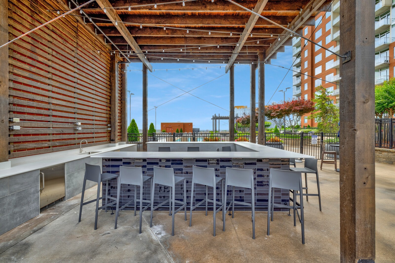 600 12th Ave, S Unit: 616