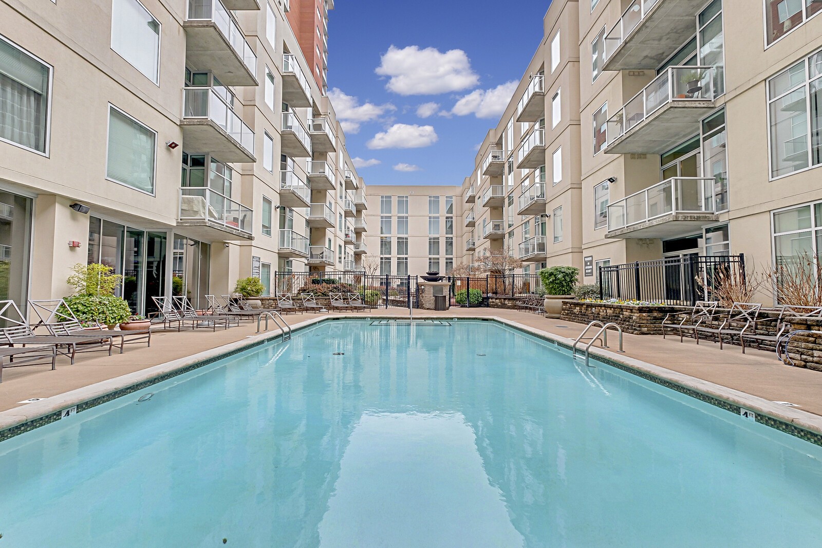 600 12th Ave, S Unit: 616