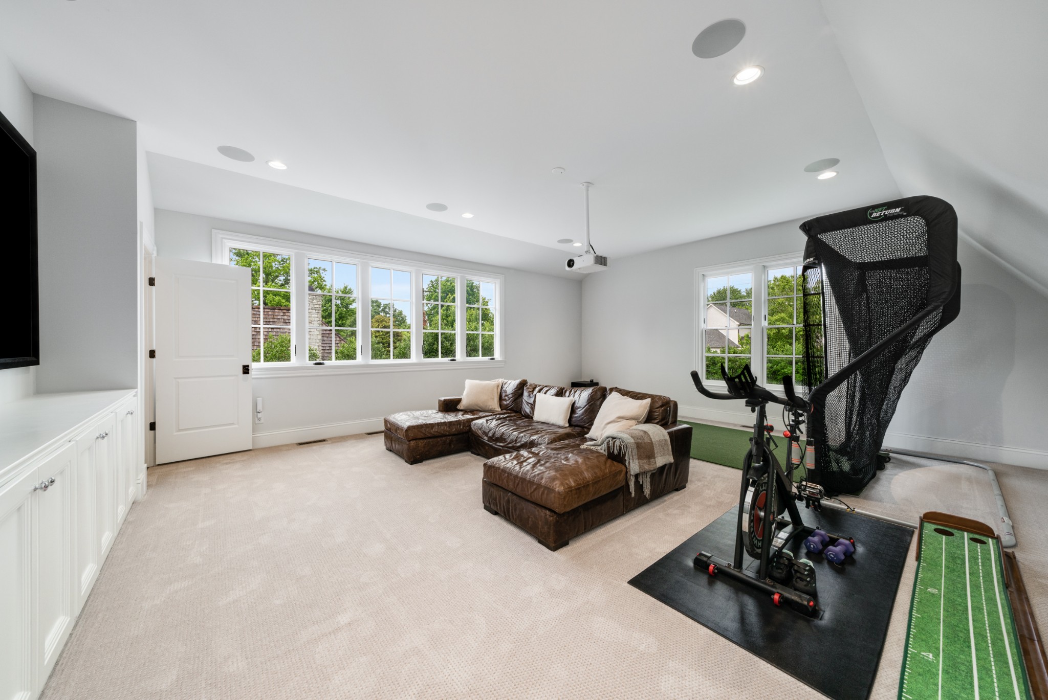 120 Taggart Ave