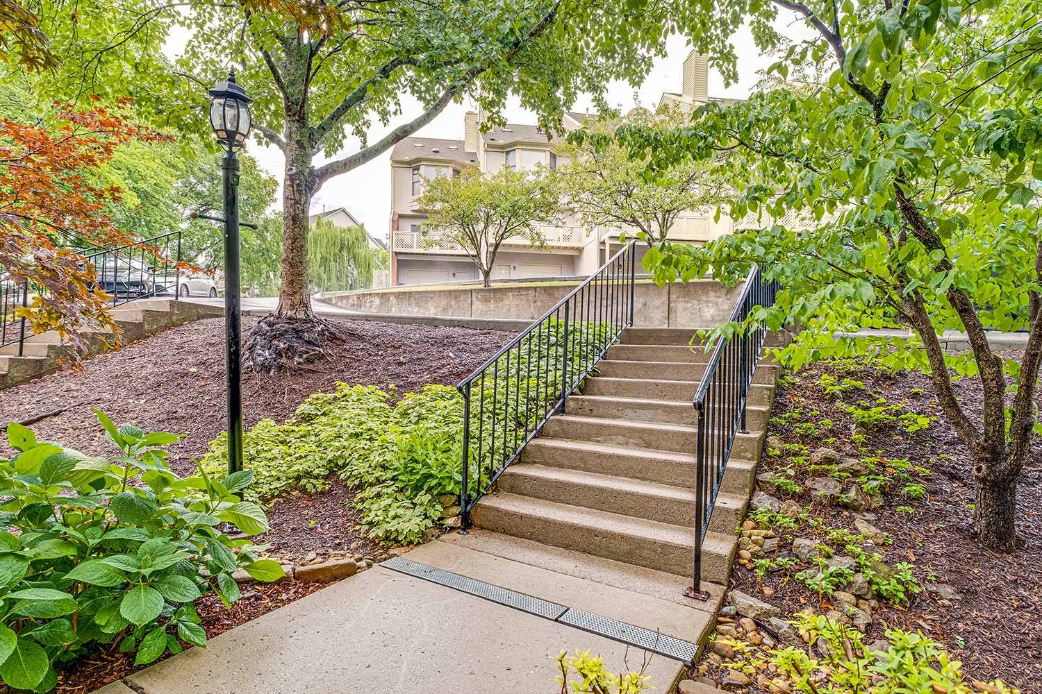 342 Ardsley Pl