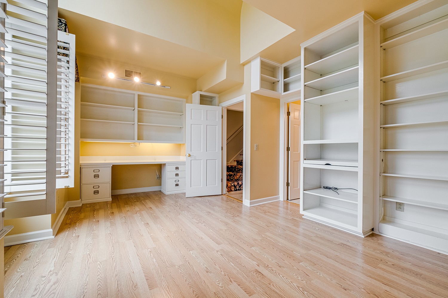 342 Ardsley Pl