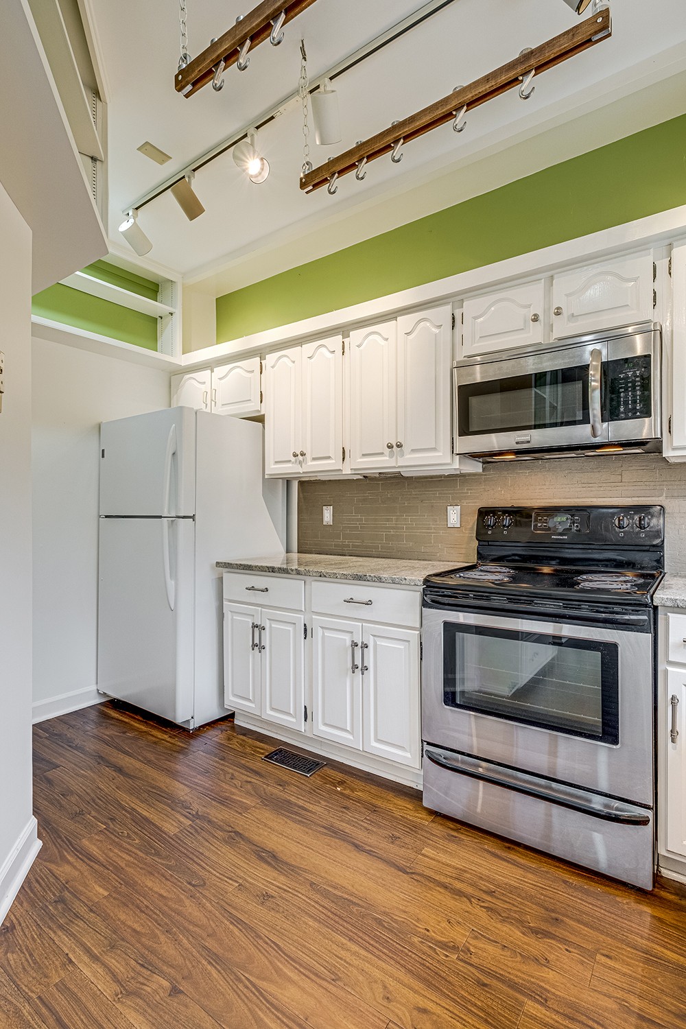 342 Ardsley Pl