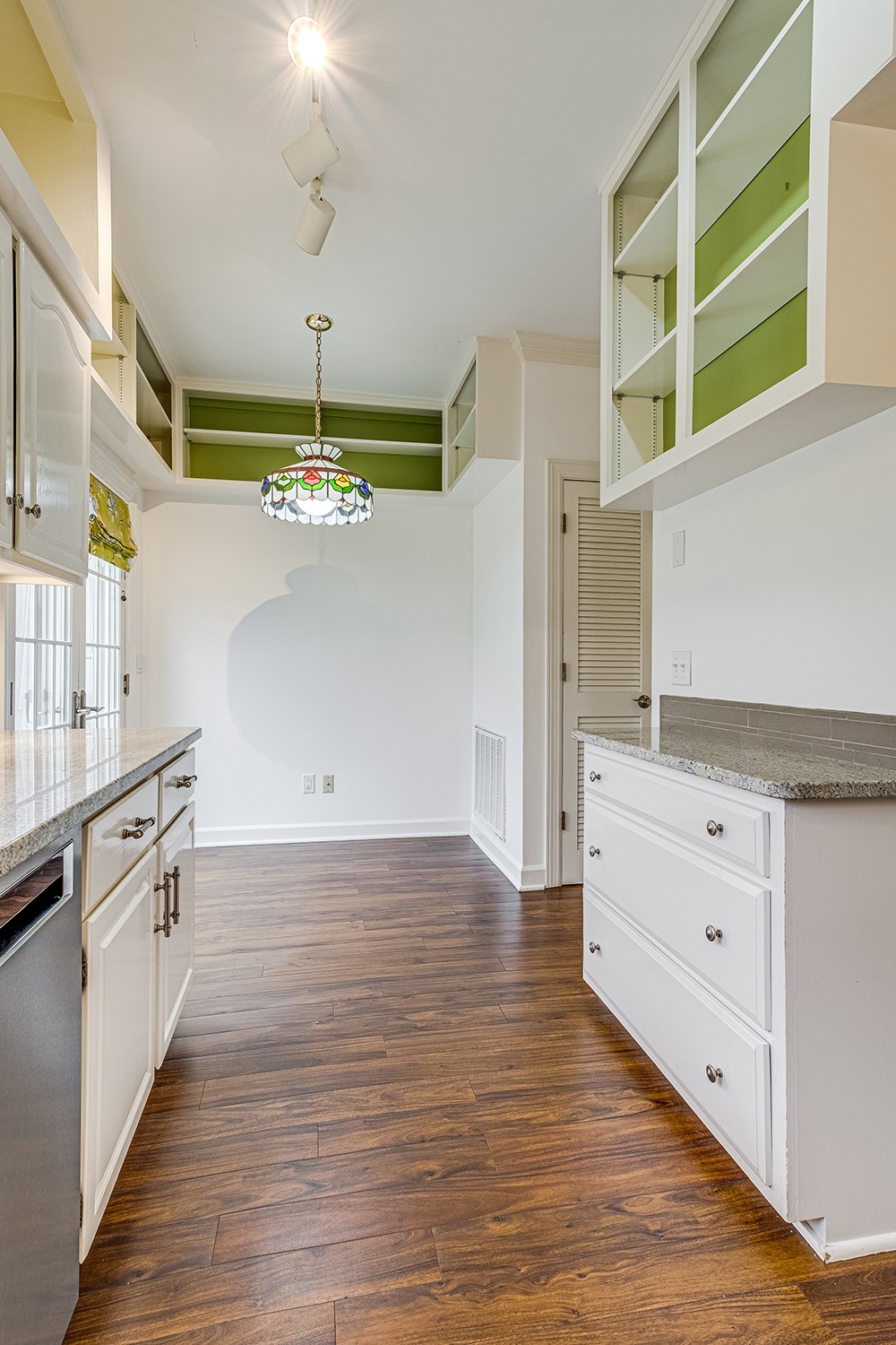 342 Ardsley Pl