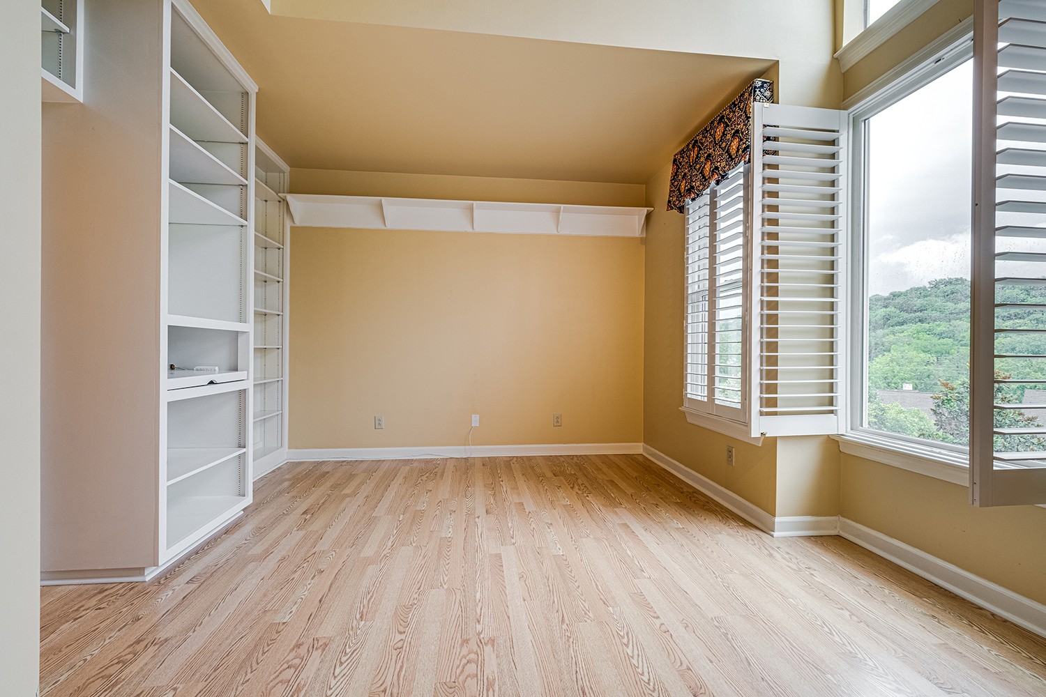 342 Ardsley Pl