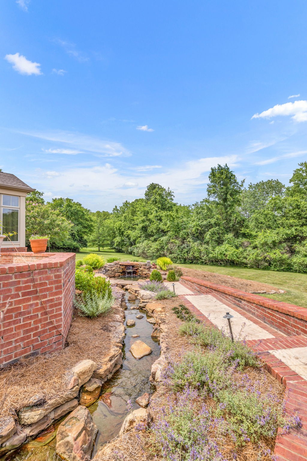 140 Steeplechase Ln