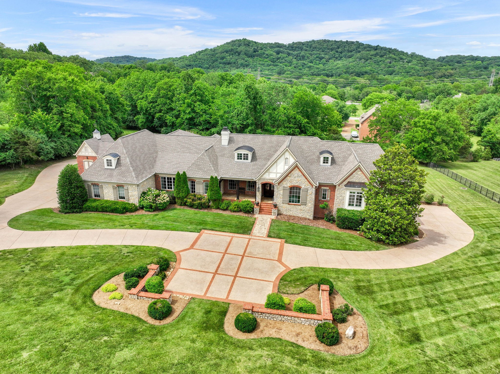 140 Steeplechase Ln