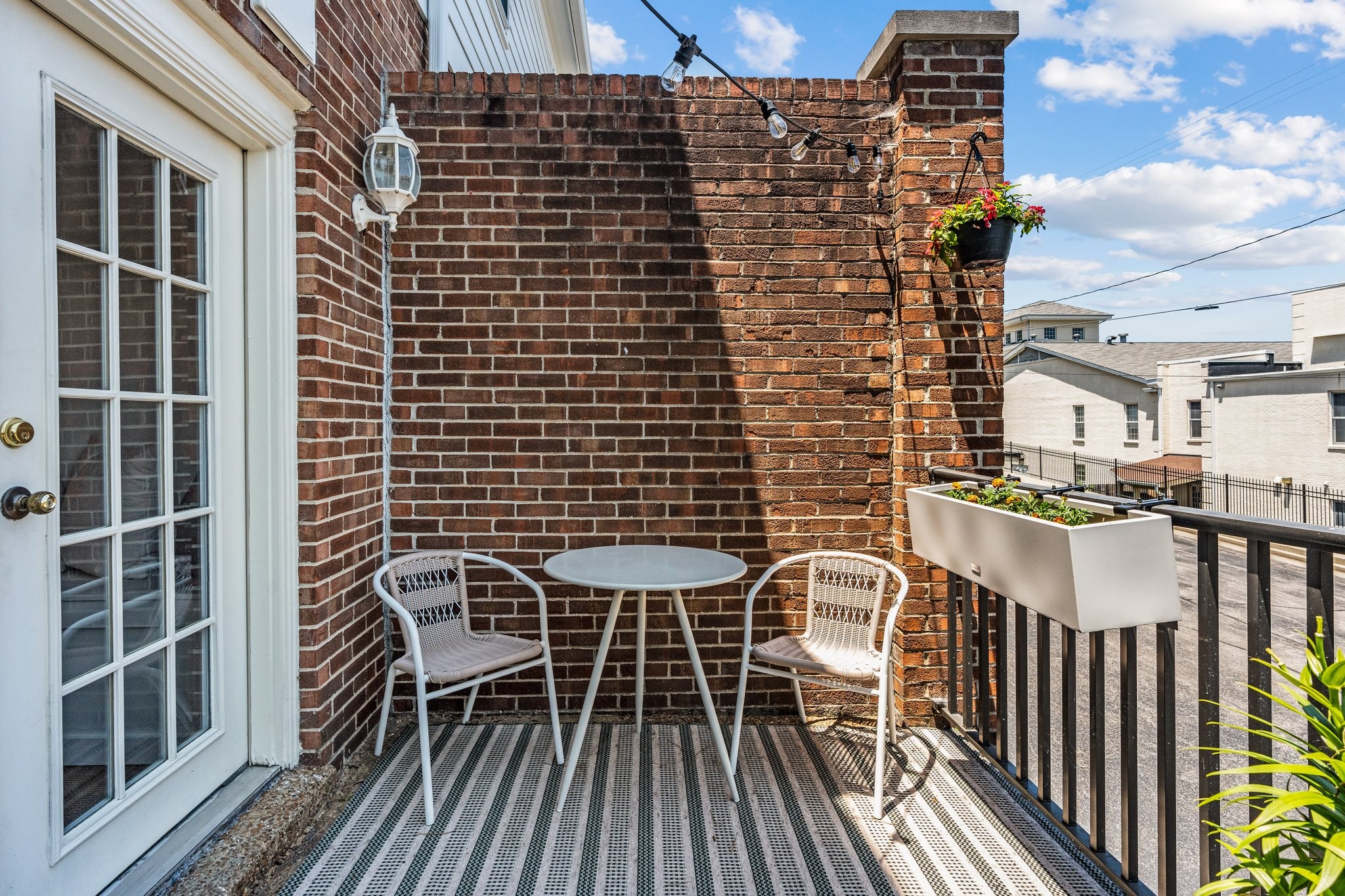 180 Jefferson Sq