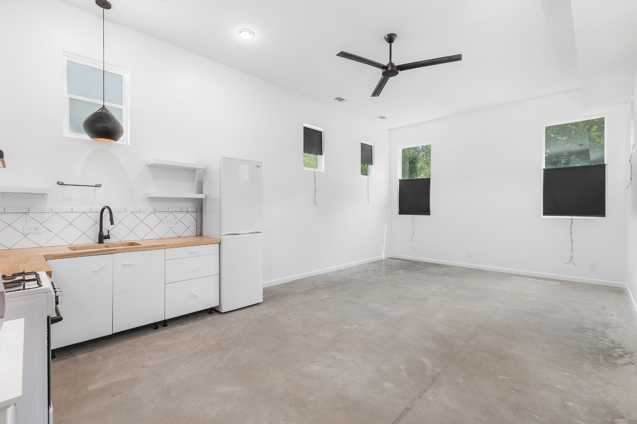 105 Blossom Ct