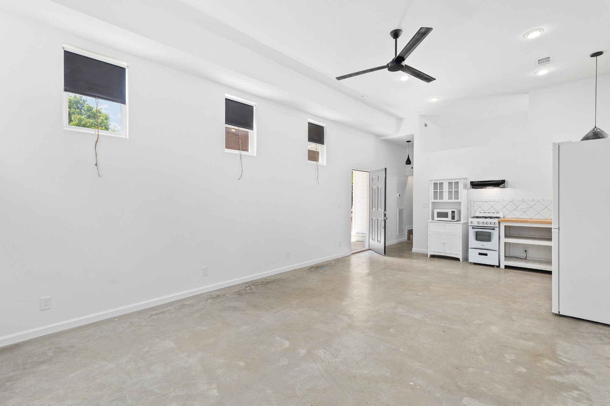 105 Blossom Ct