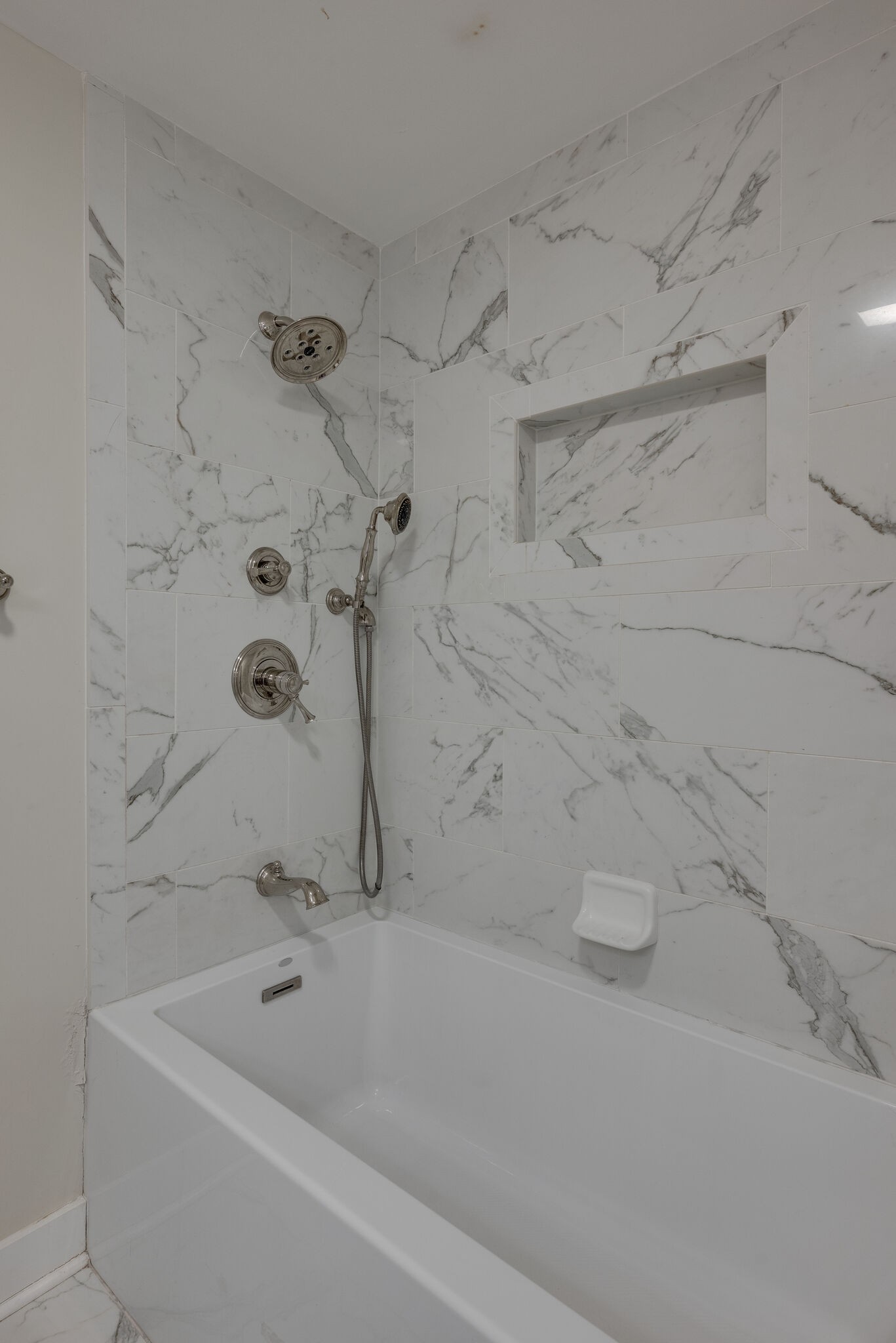 4215 Harding Pike Unit: 211