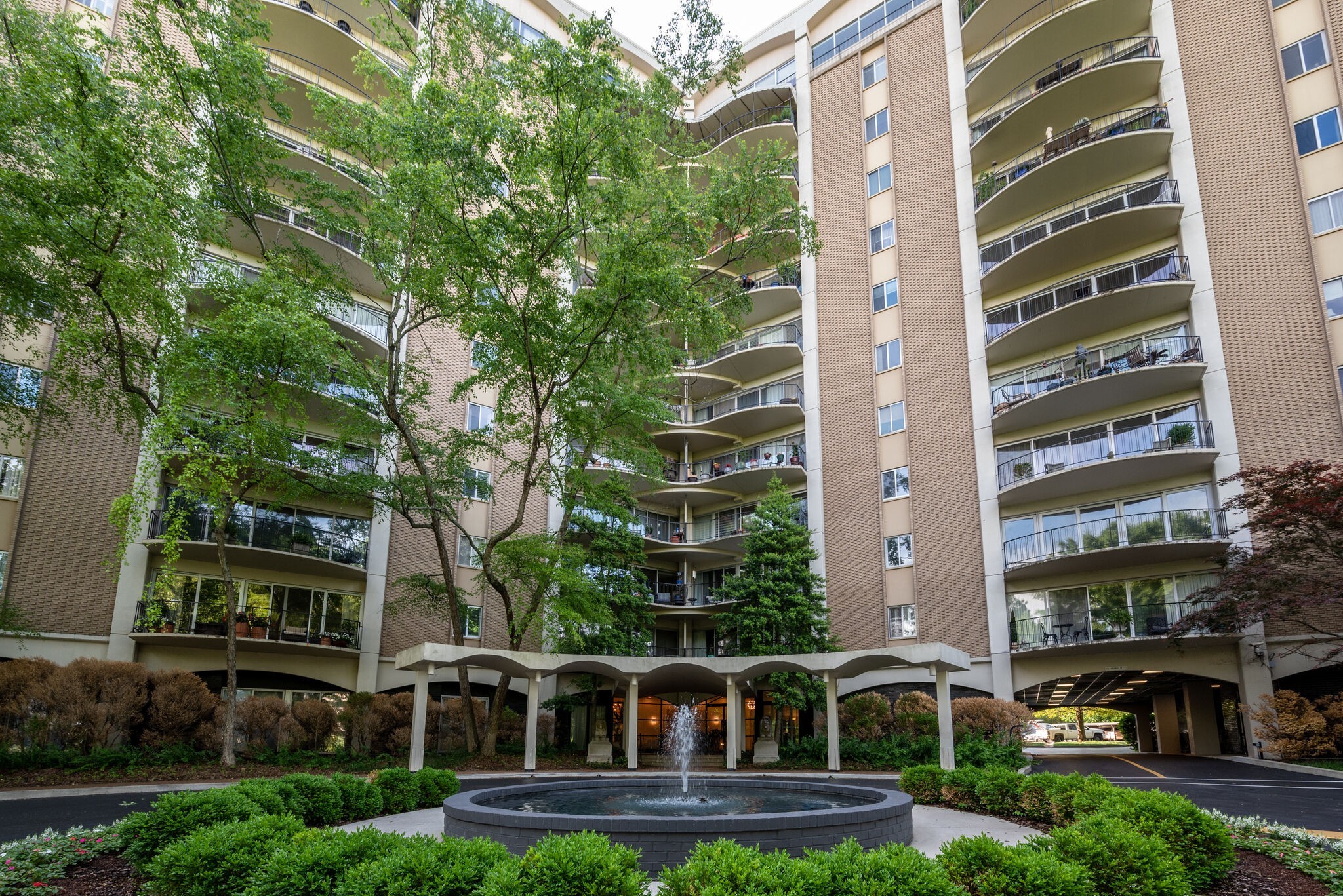 4215 Harding Pike Unit: 211